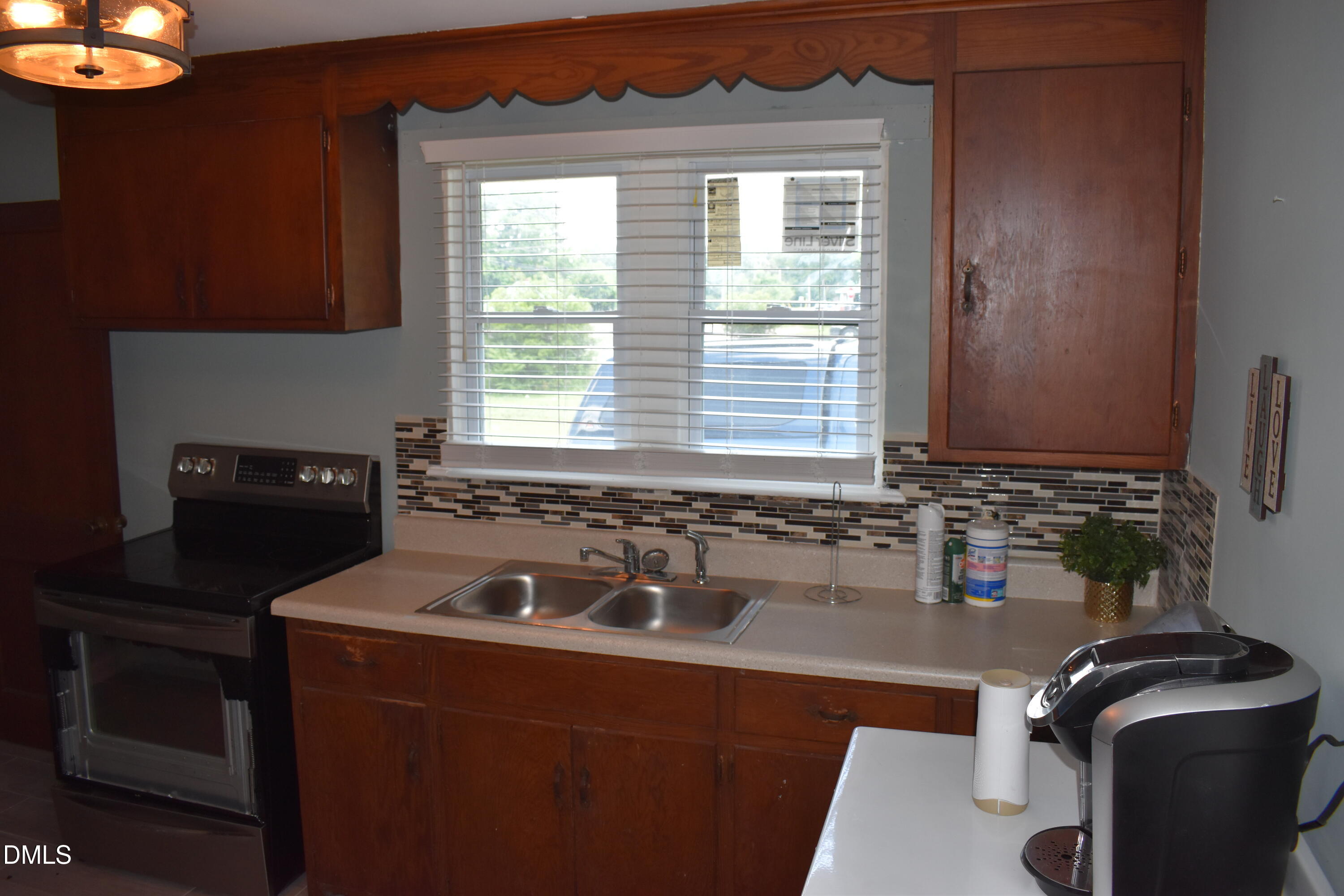 1907 S Miami Boulevard Property Photo 6