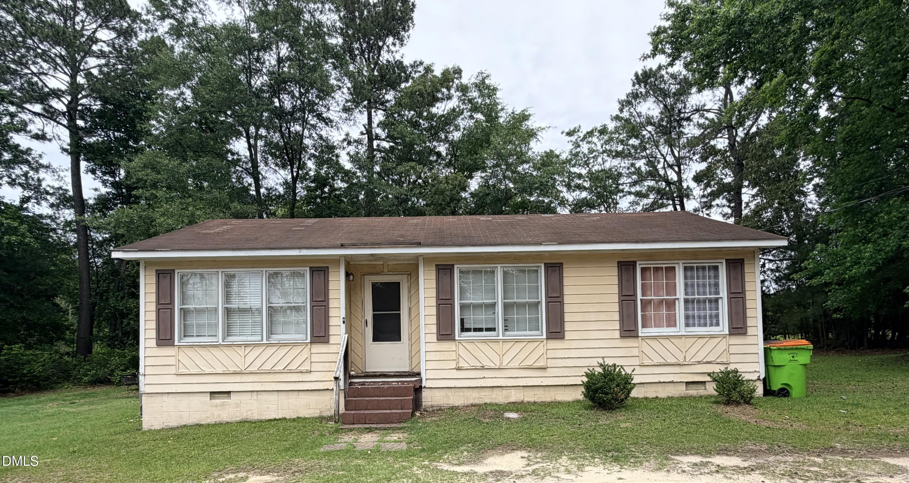 199 Zoo Road S Property Photo 1