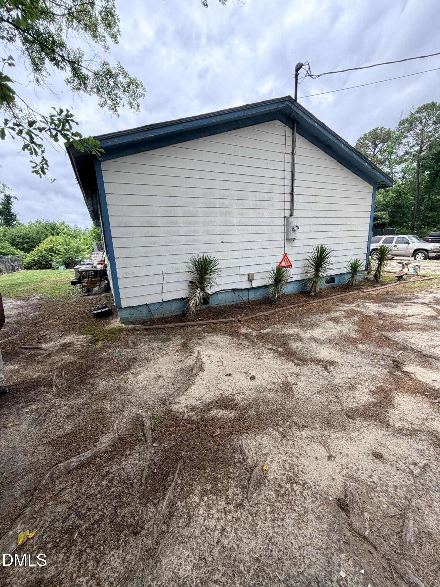 197 Zoo Road S Property Photo 3
