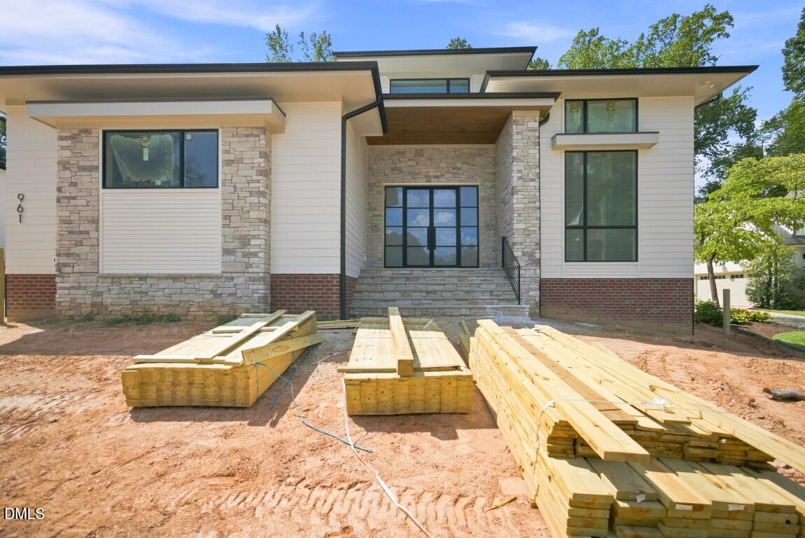 961 Wimbleton Drive Property Photo 1