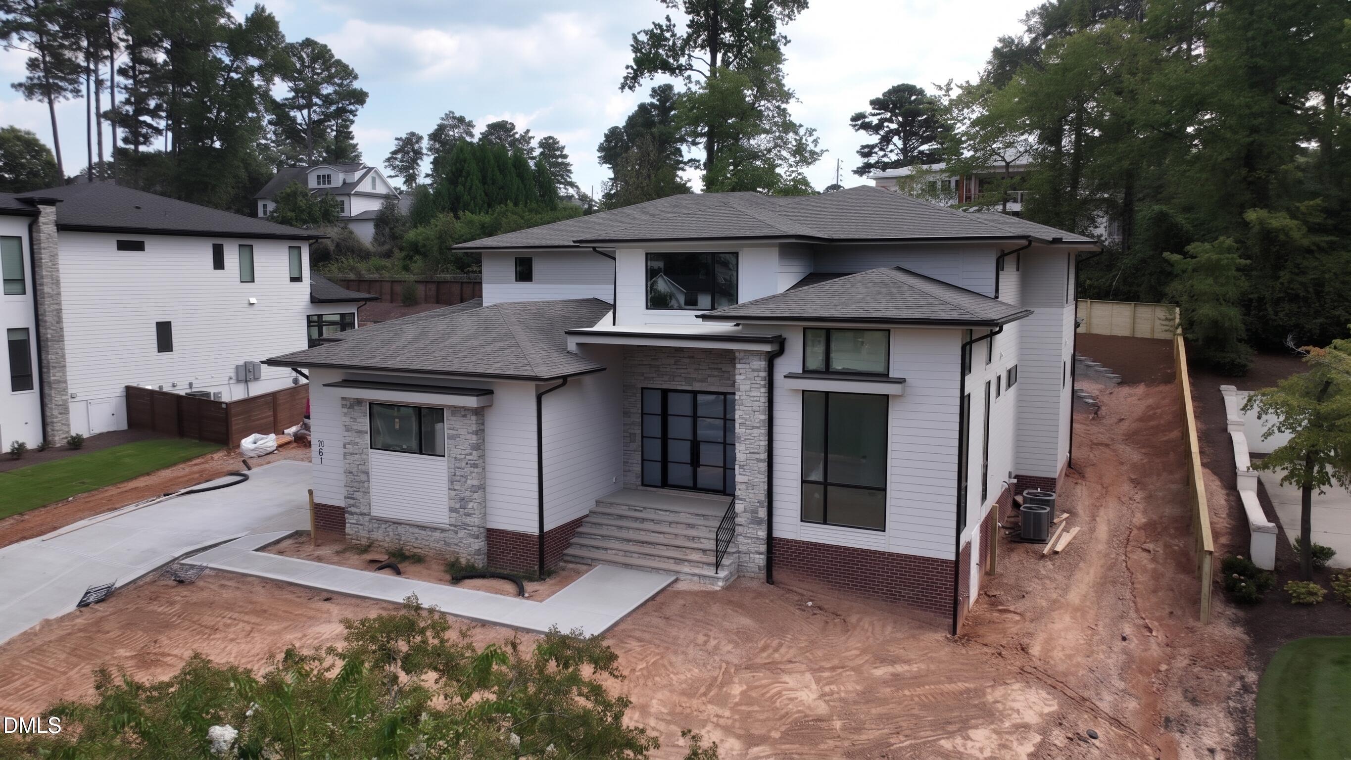 961 Wimbleton Drive Property Photo 2