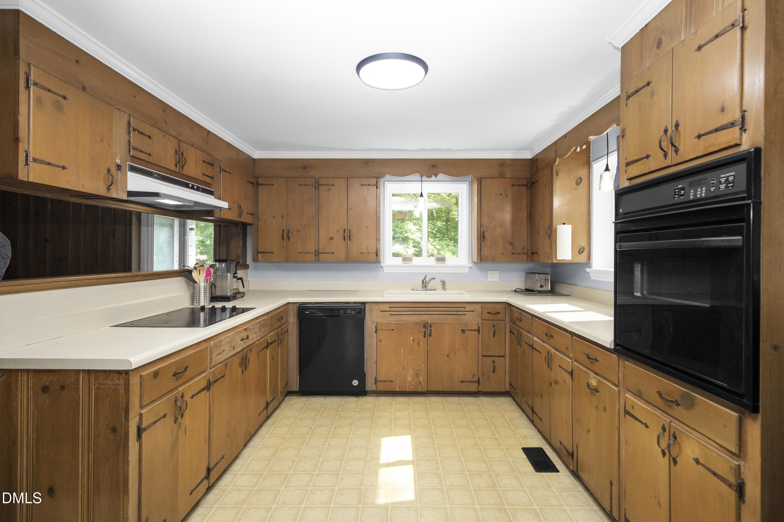 3 Dogwood Forest Property Photo 6