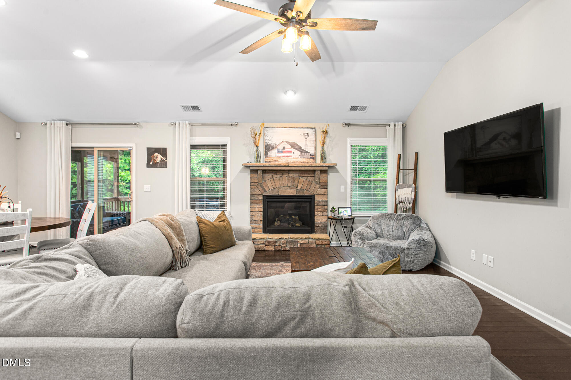 1028 Longleaf Pine Place Property Photo 6