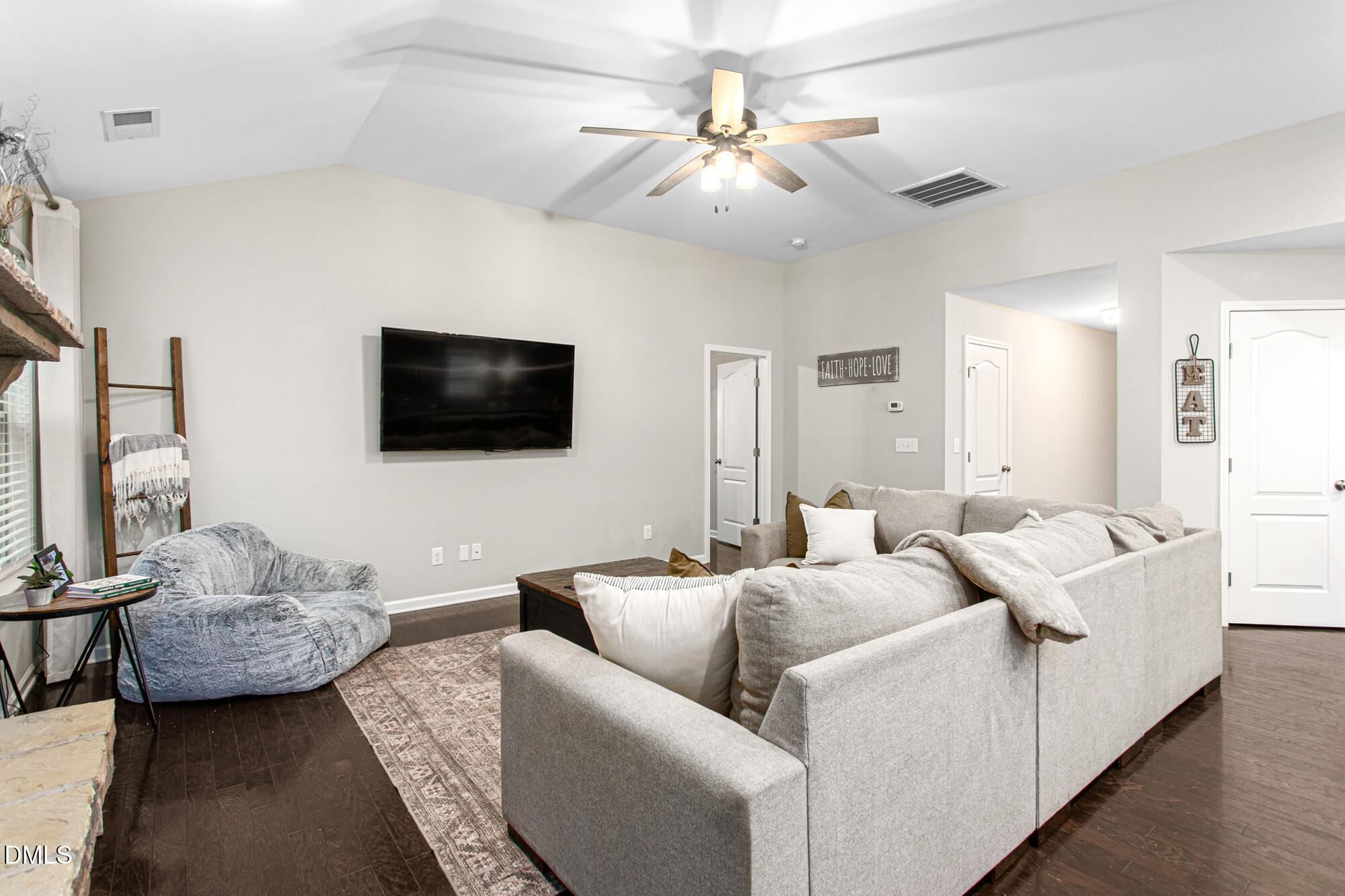 1028 Longleaf Pine Place Property Photo 9