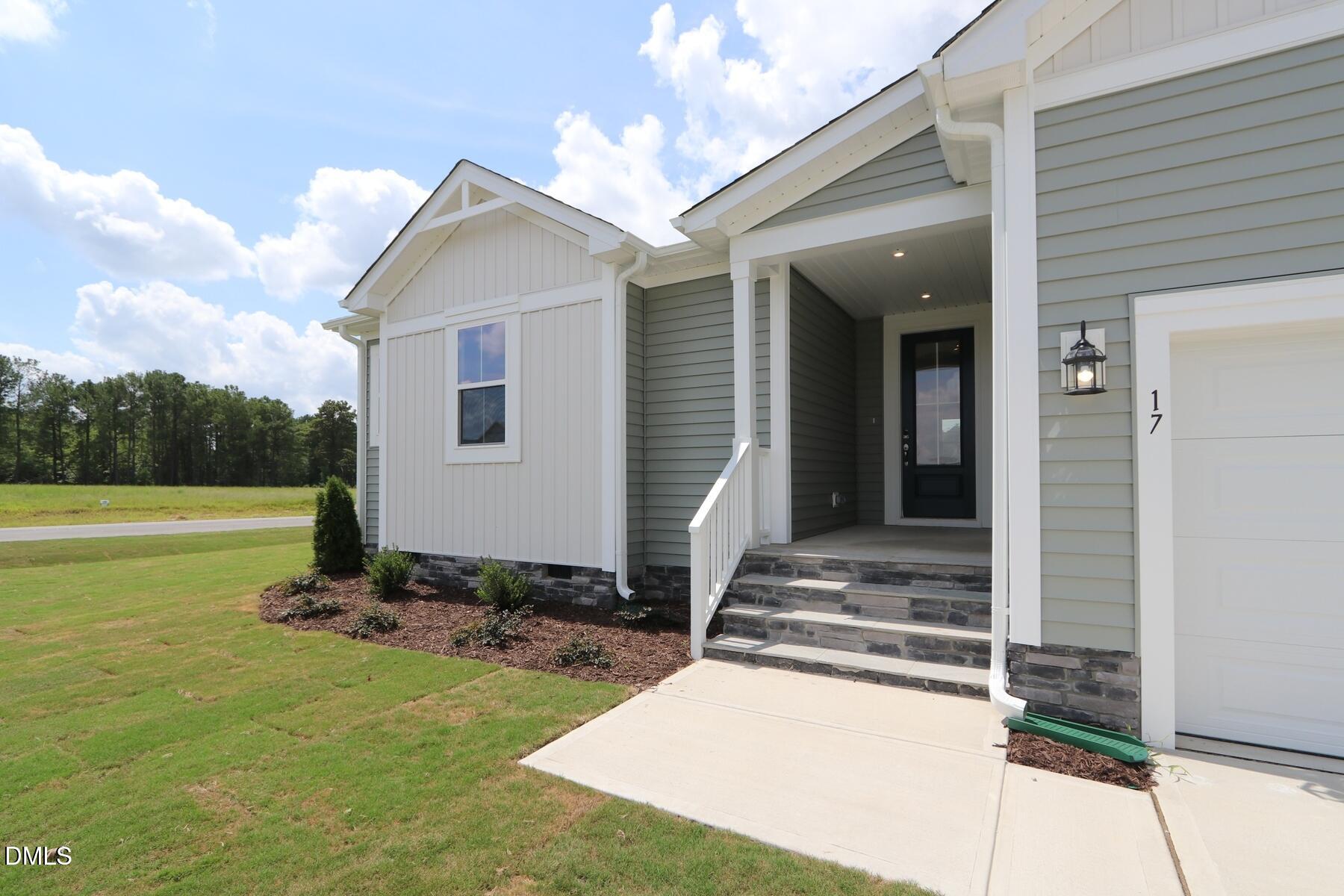 17 Windward Place Property Photo 4