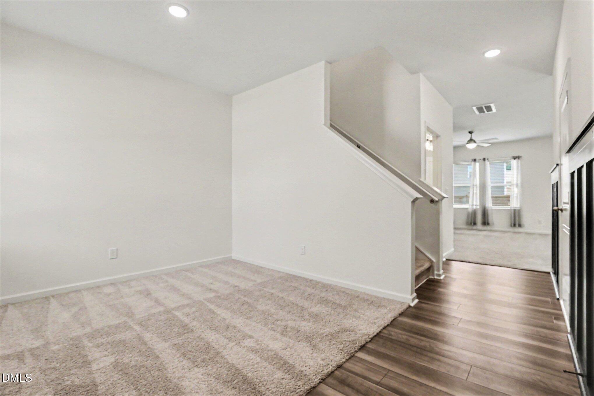 15 Hidden Glen Court Property Photo 5