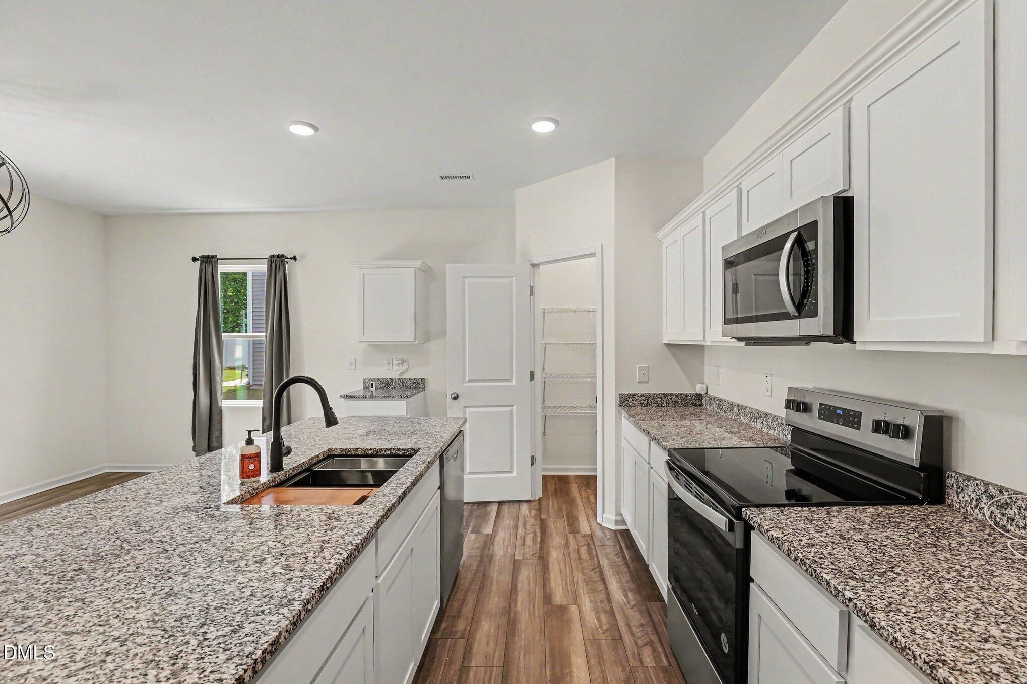 15 Hidden Glen Court Property Photo 8
