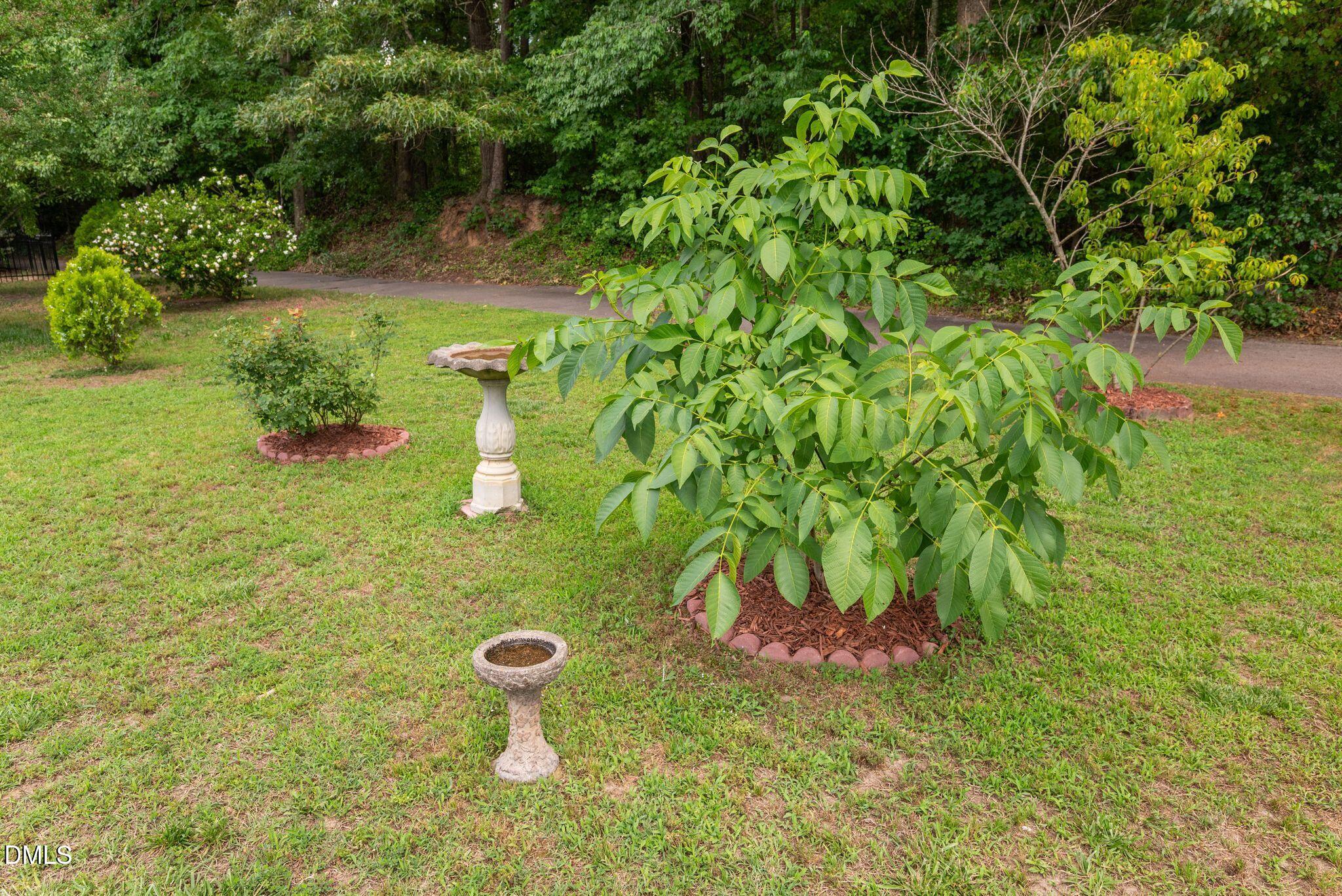 606 Crosstie Street Property Photo 7