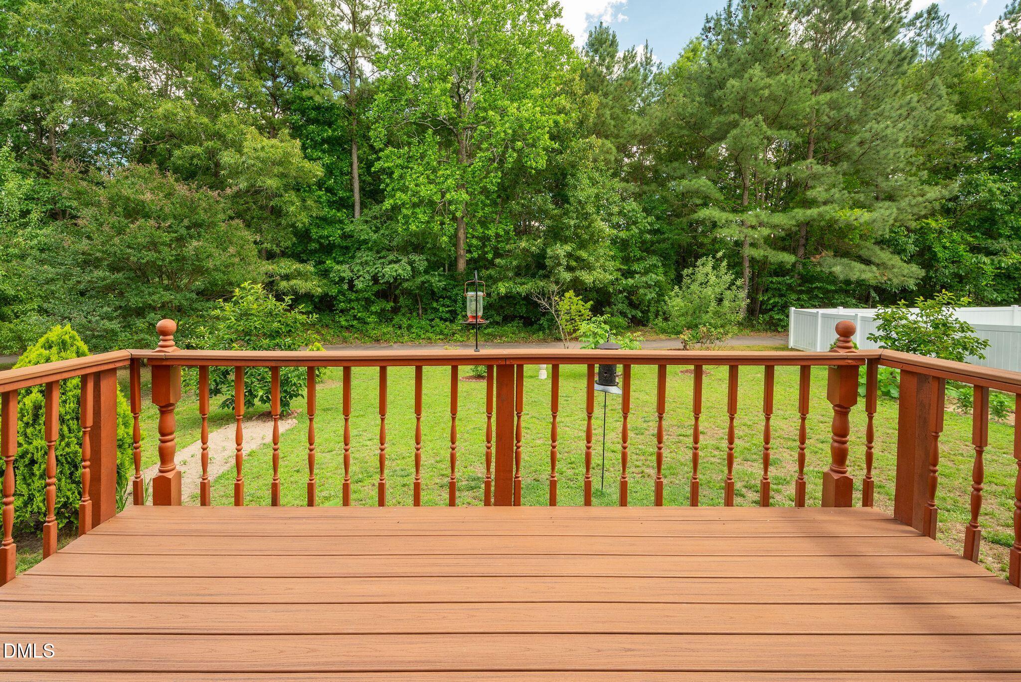606 Crosstie Street Property Photo 12