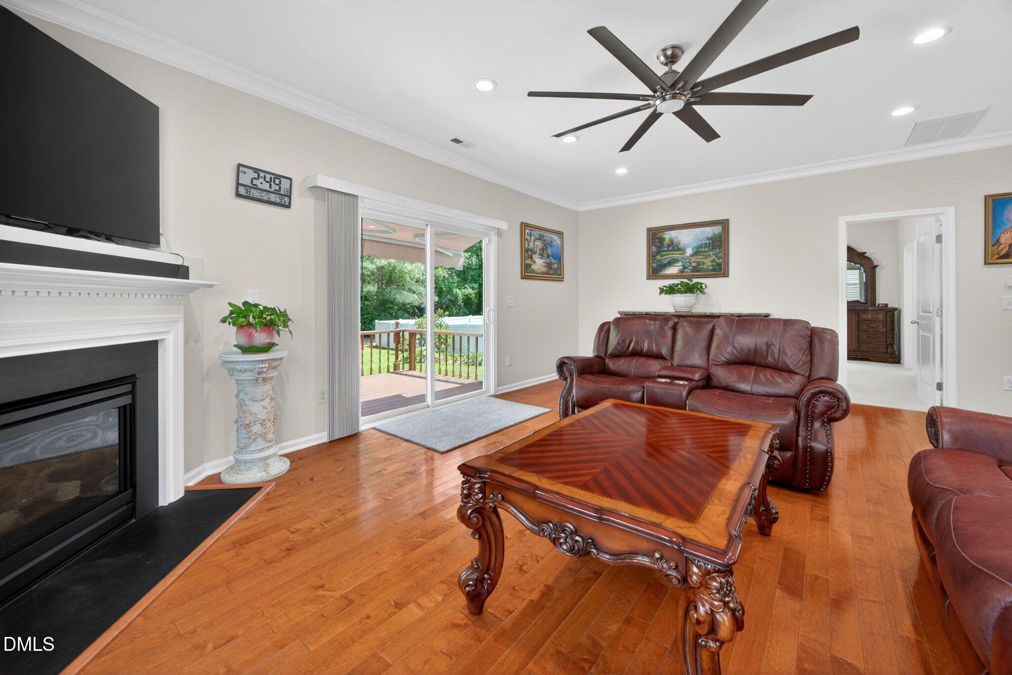 606 Crosstie Street Property Photo 27