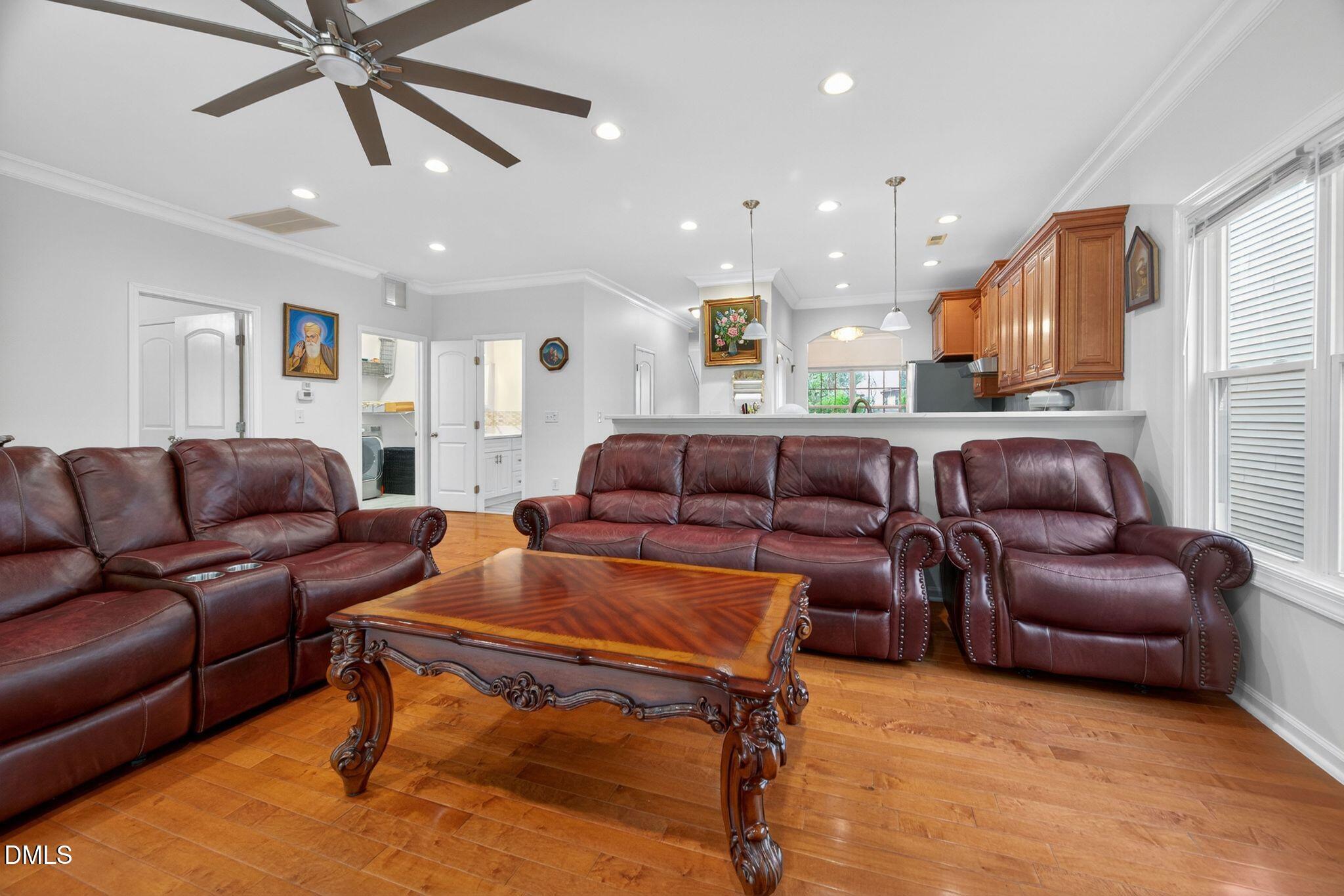 606 Crosstie Street Property Photo 28