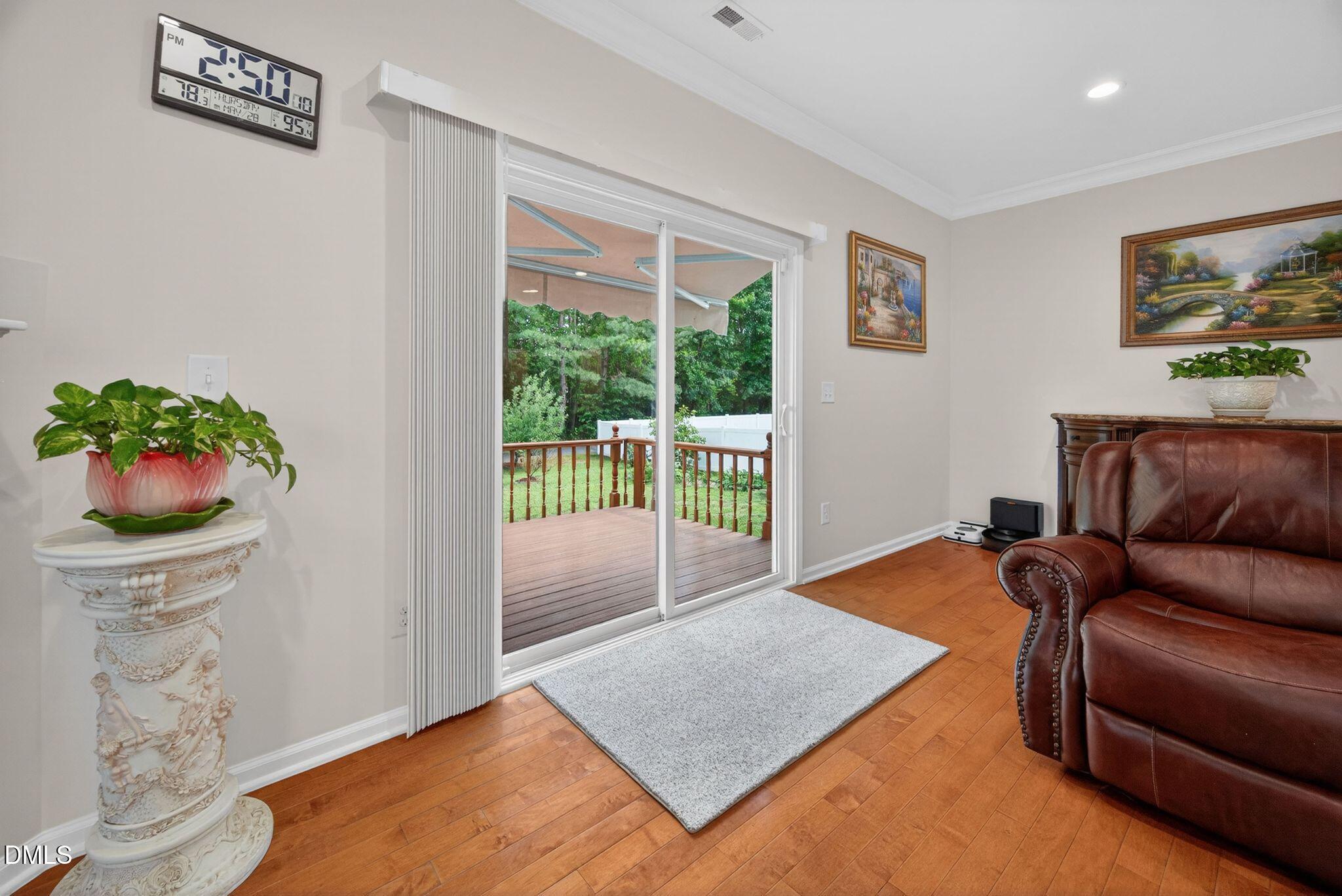 606 Crosstie Street Property Photo 29
