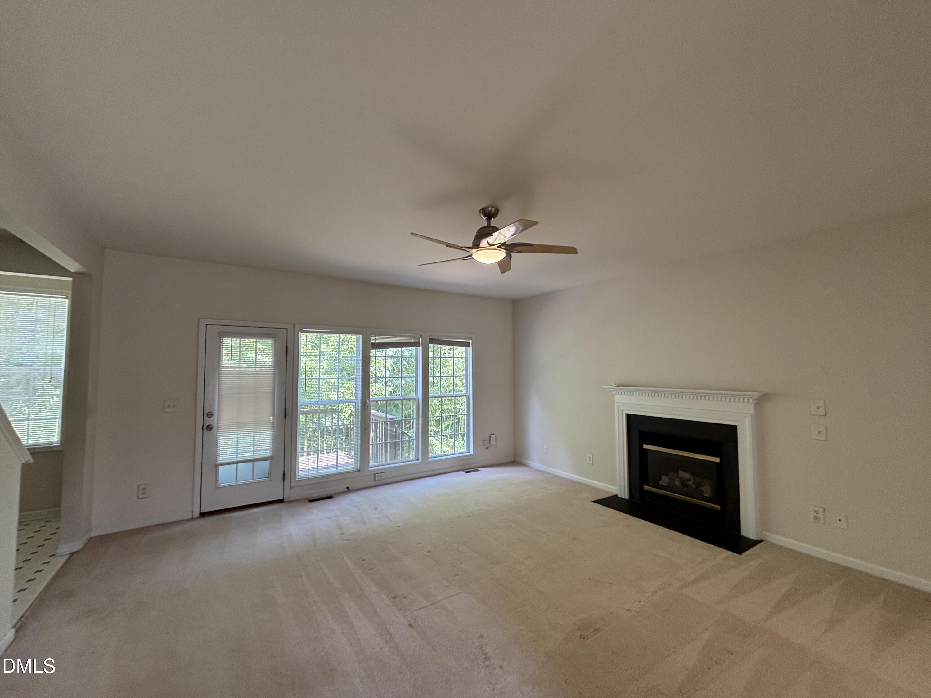 12 Bridgeport Drive Property Photo 6