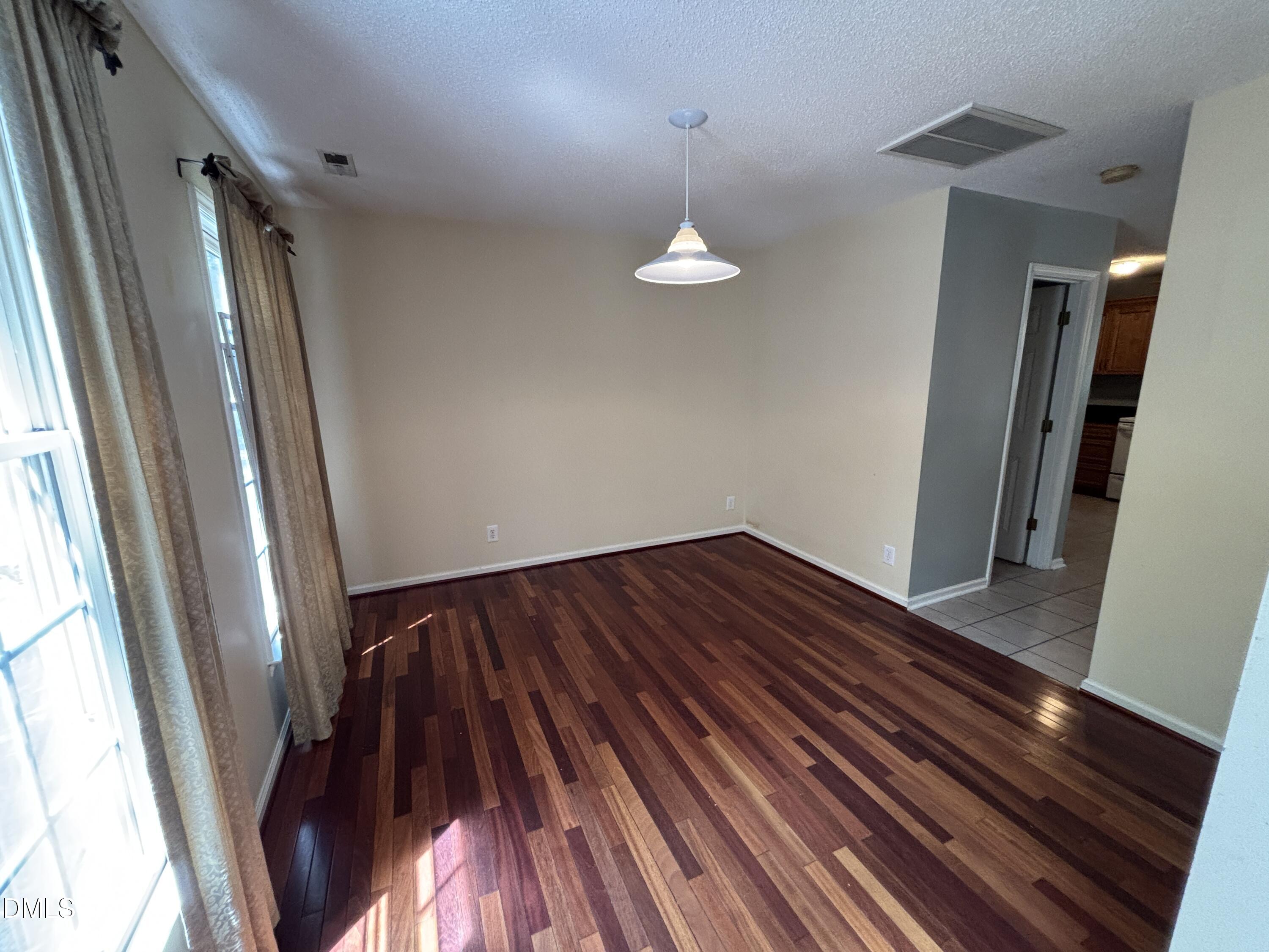 12 Bridgeport Drive Property Photo 11