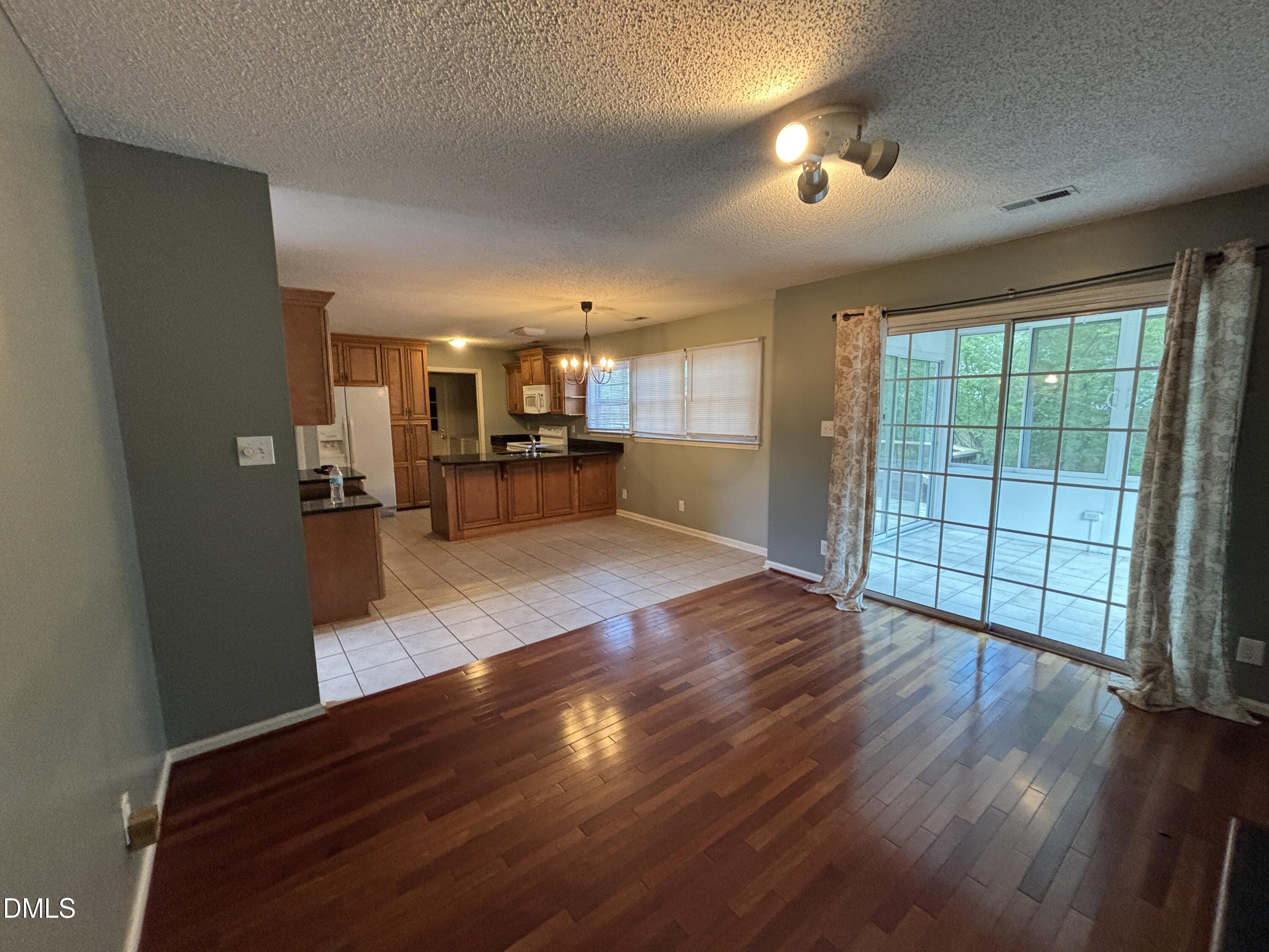 12 Bridgeport Drive Property Photo 16