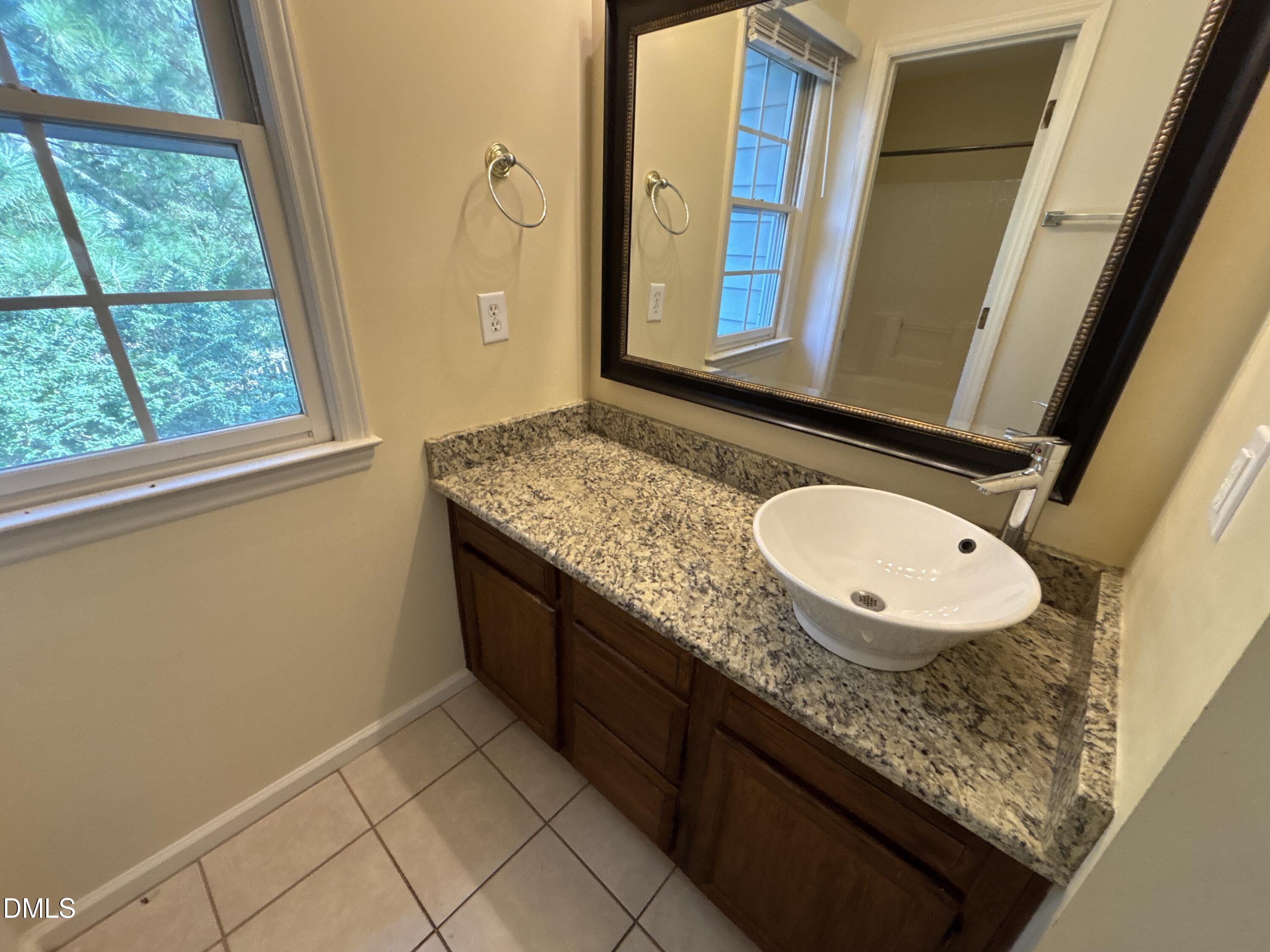 12 Bridgeport Drive Property Photo 33