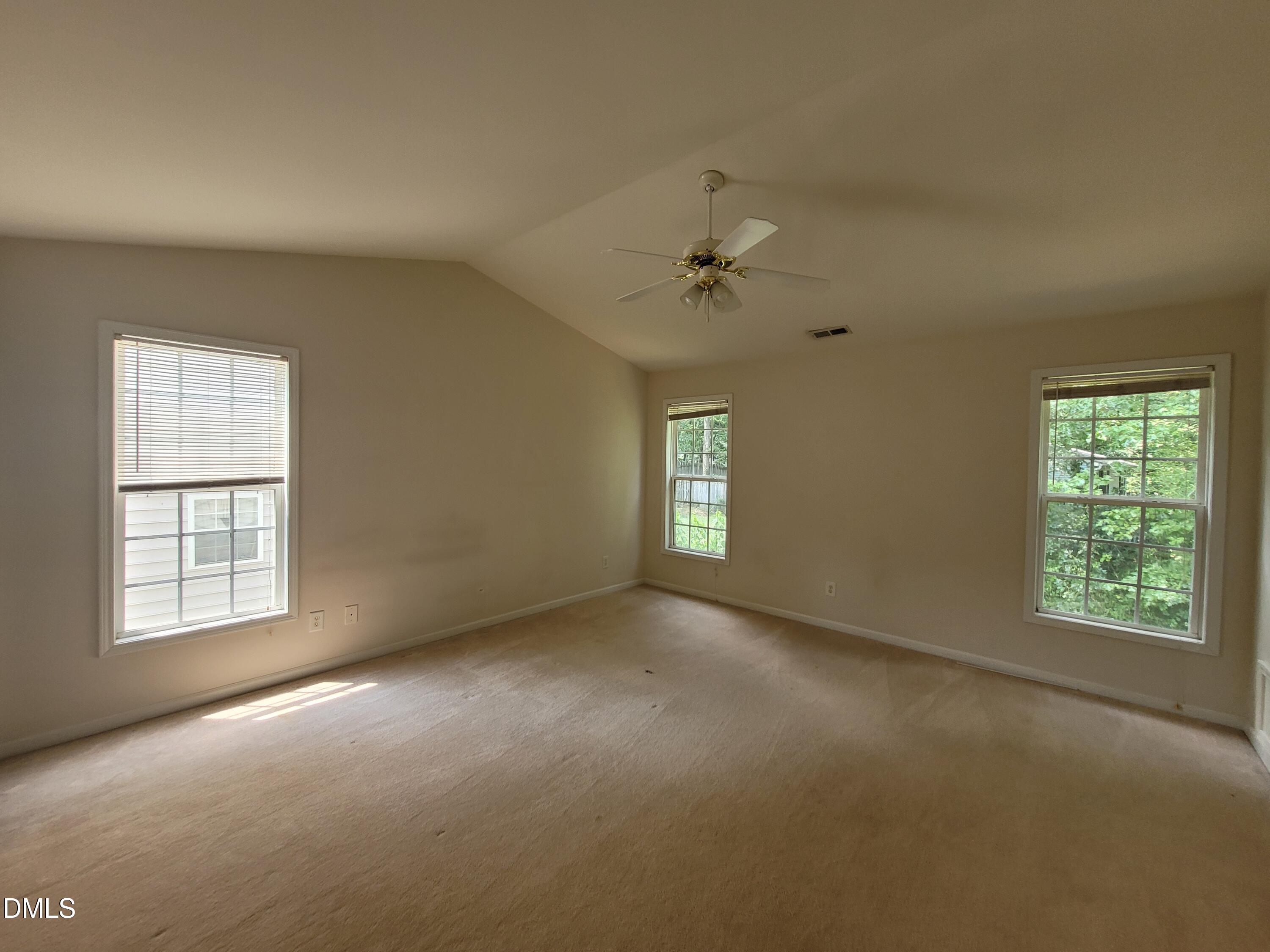12 Bridgeport Drive Property Photo 37