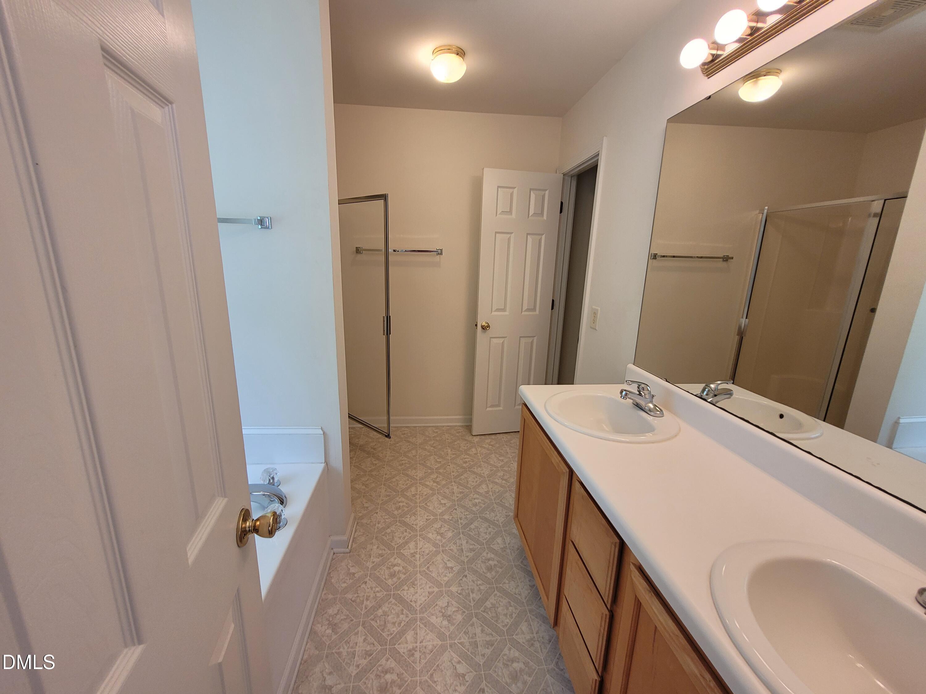 12 Bridgeport Drive Property Photo 40