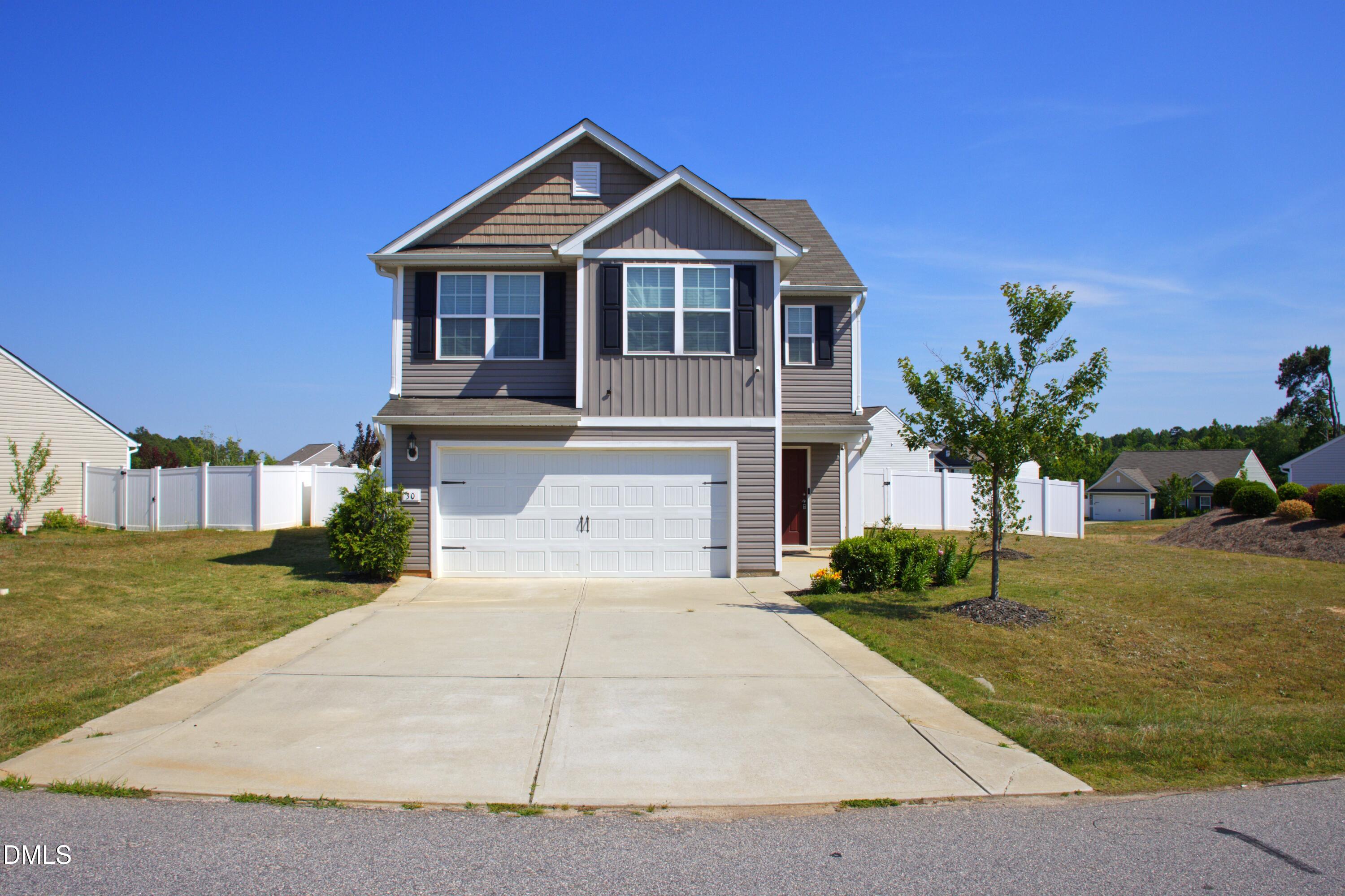 30 Bounding Lane Property Photo
