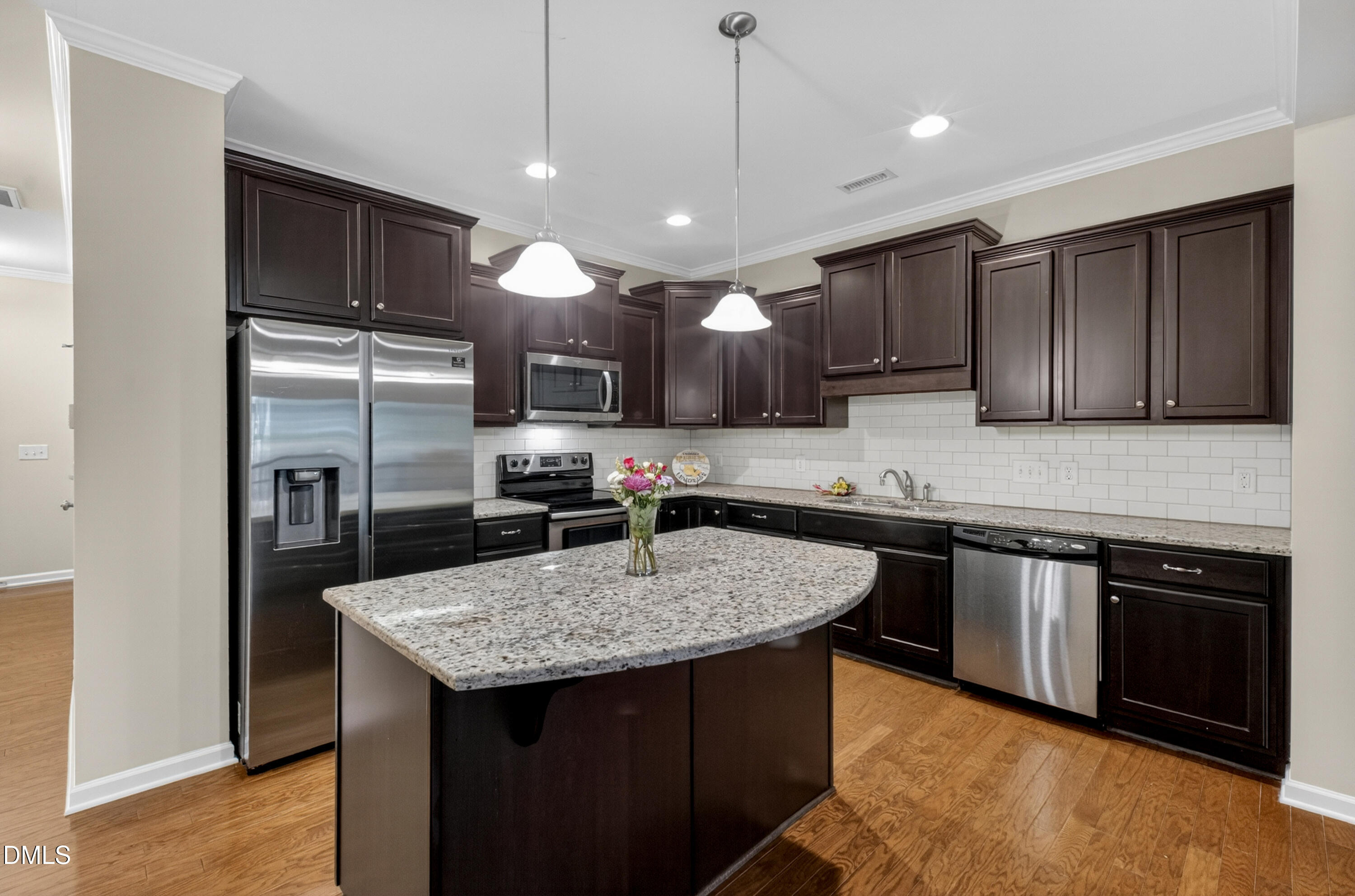 1268 Silver Beach Way Property Photo 4
