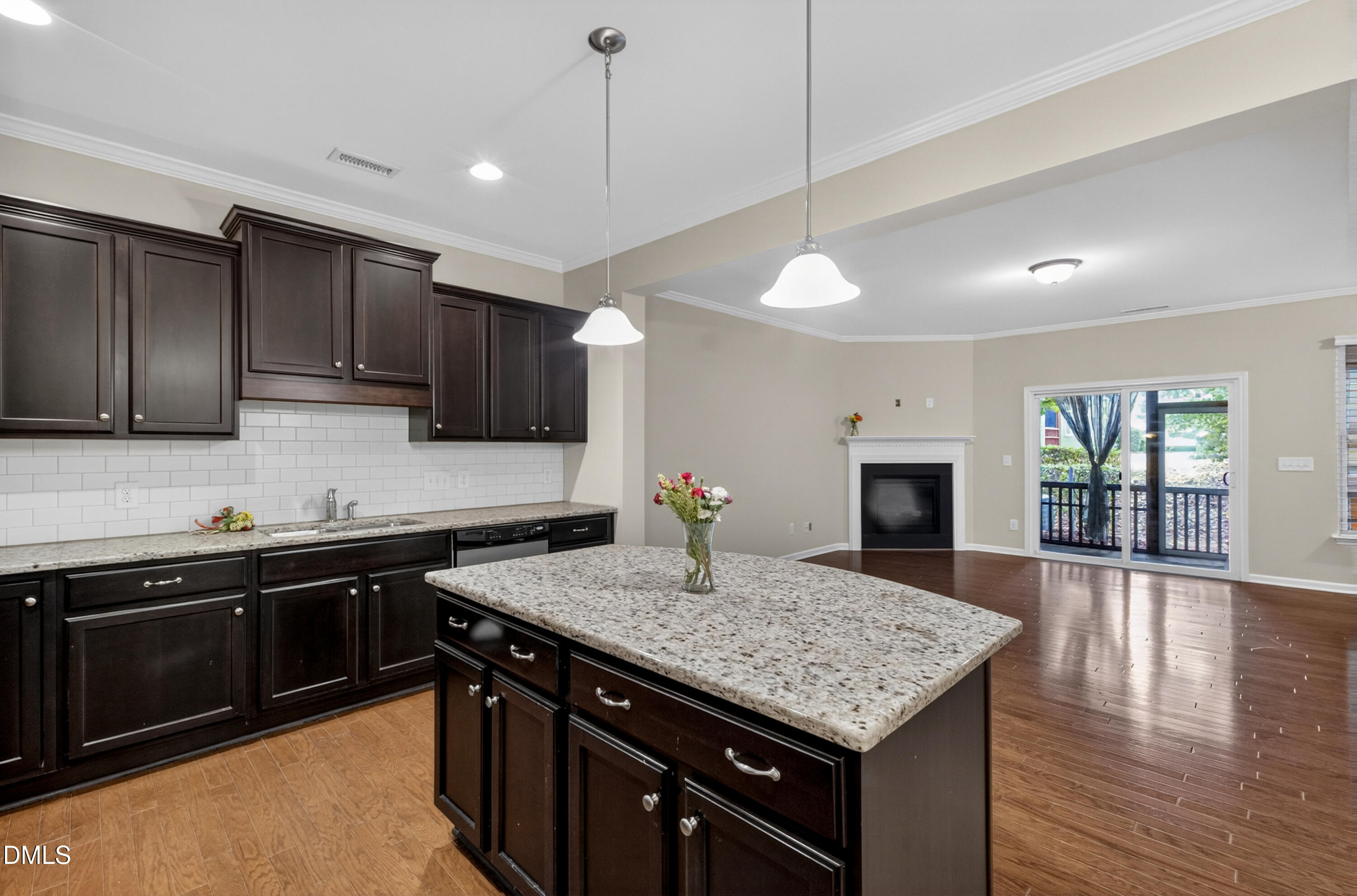 1268 Silver Beach Way Property Photo 5