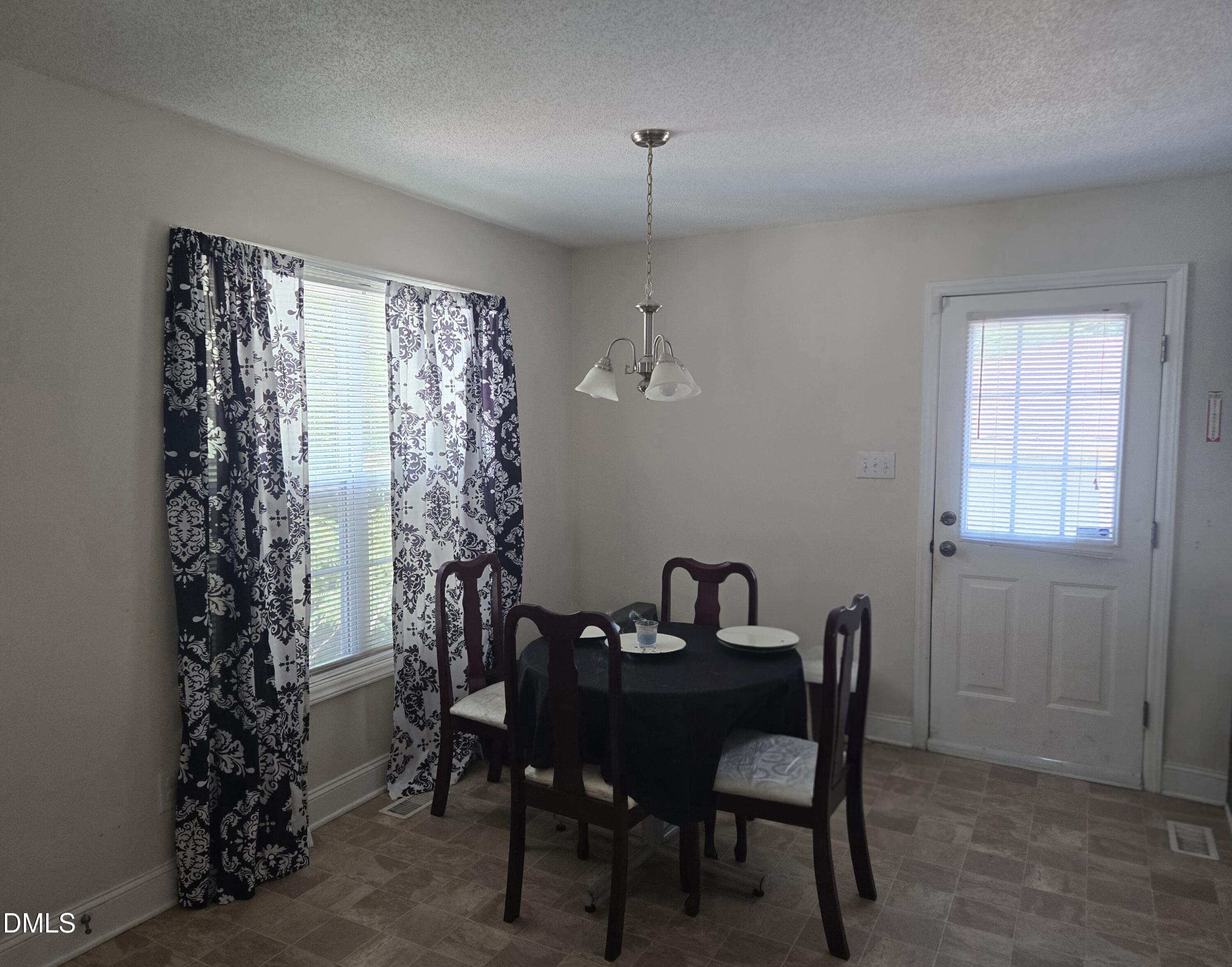 2207 N Oak Ridge Boulevard Property Photo 2