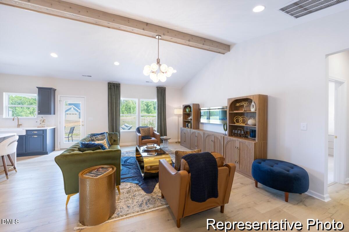 306 Chuck Wagon Way 116p Property Photo 6