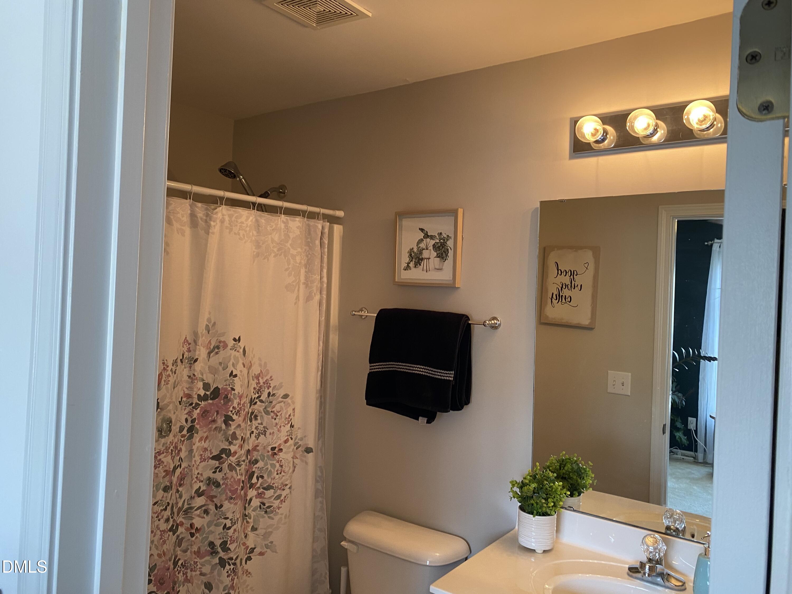 9826 Layla Avenue Property Photo 15