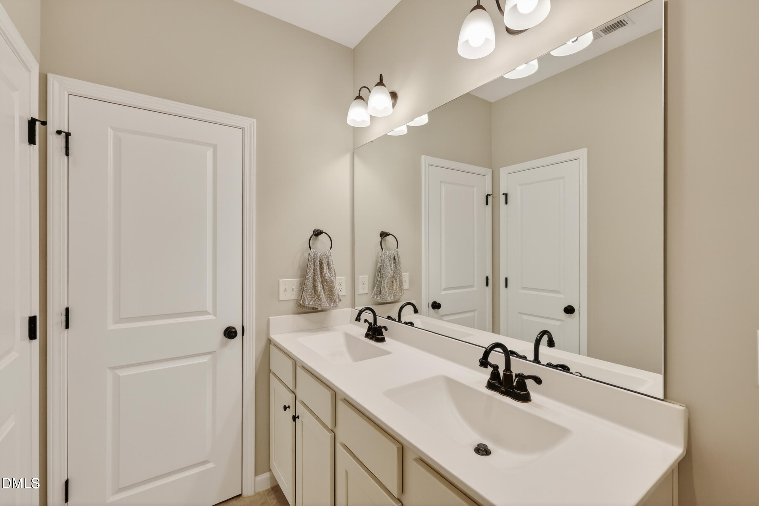 8909 Hardie Farm Circle Property Photo 42