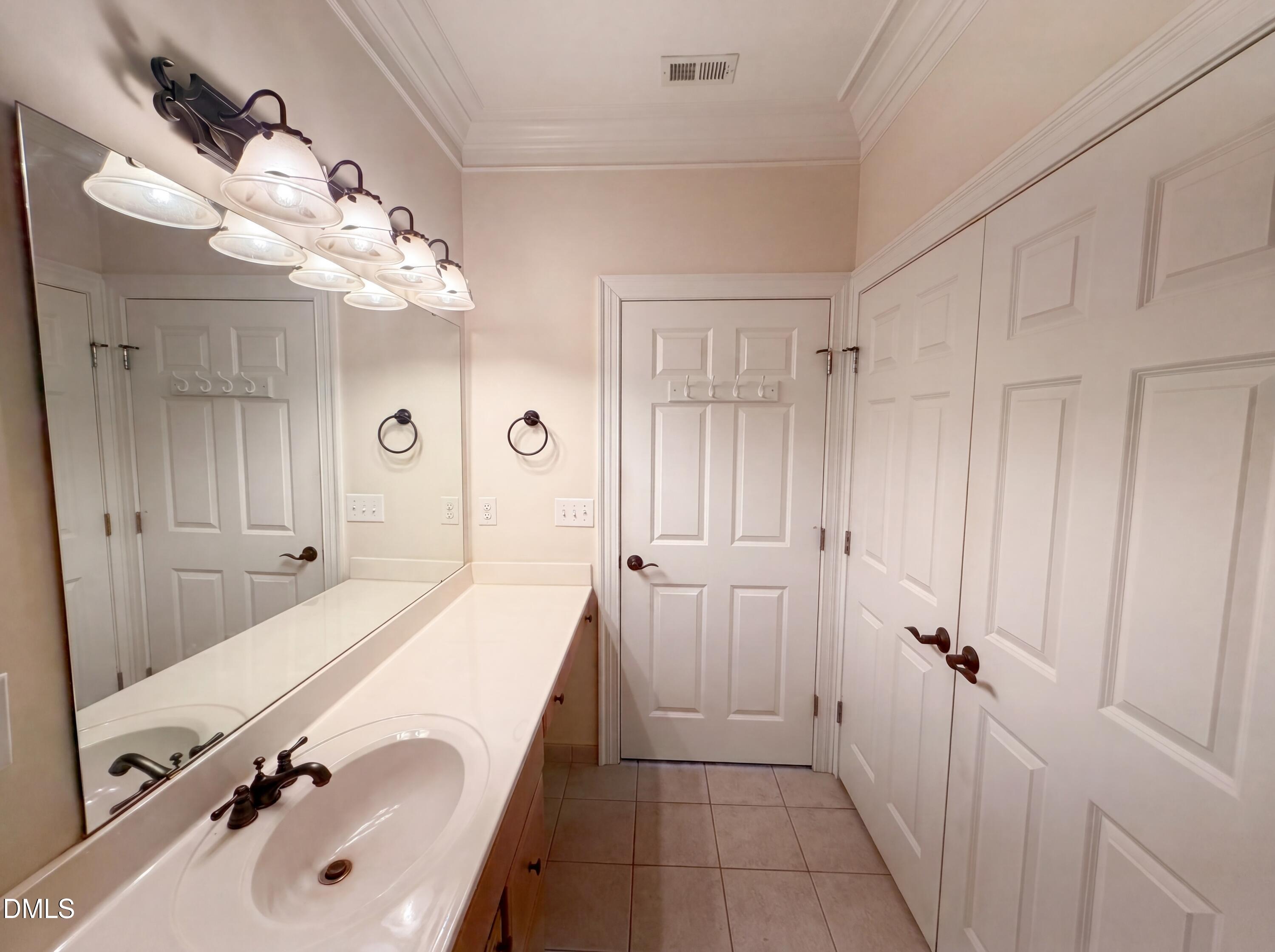 617 Waterford Lake Drive Property Photo 16
