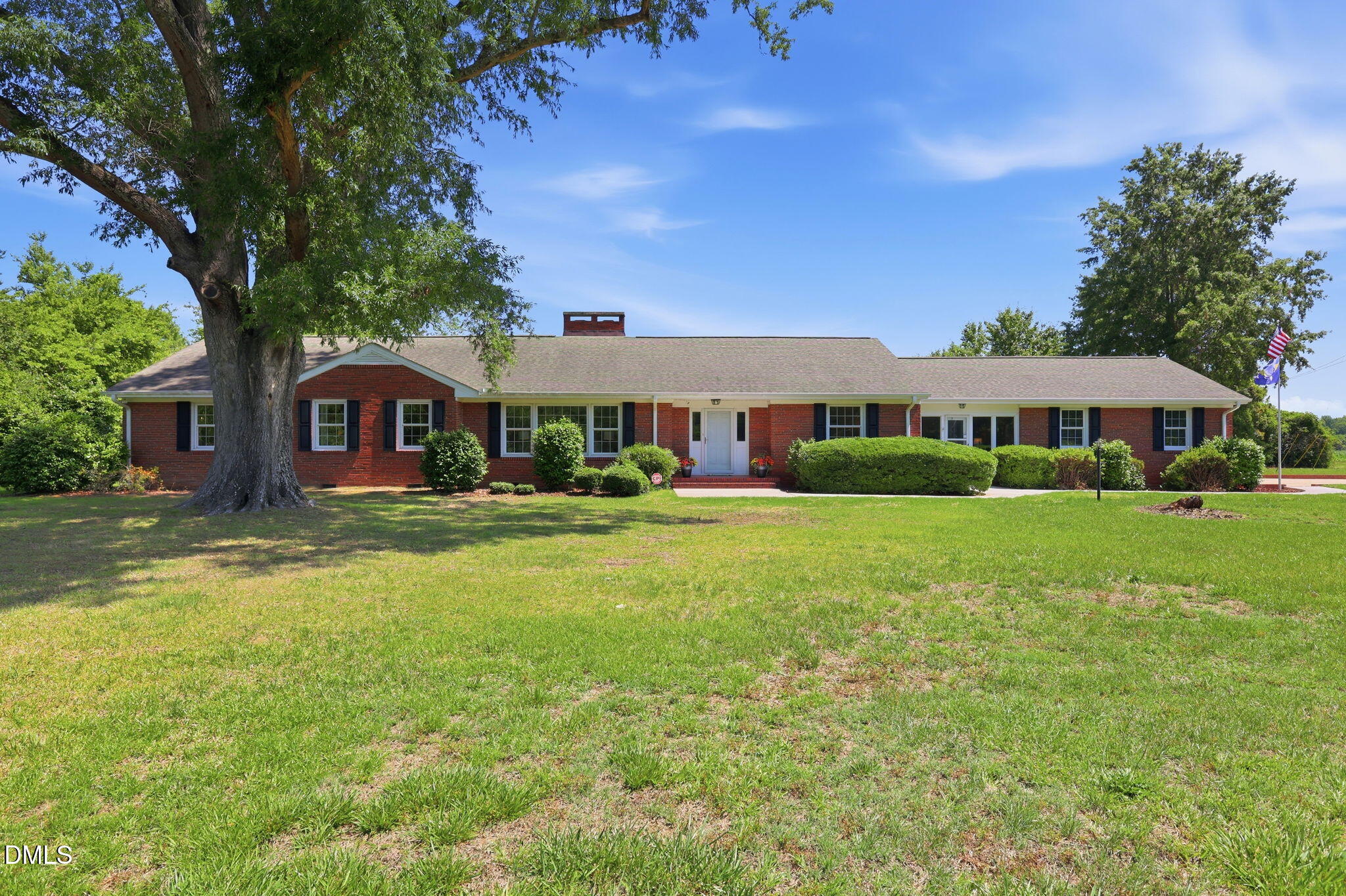880 Wire Road Property Photo 2