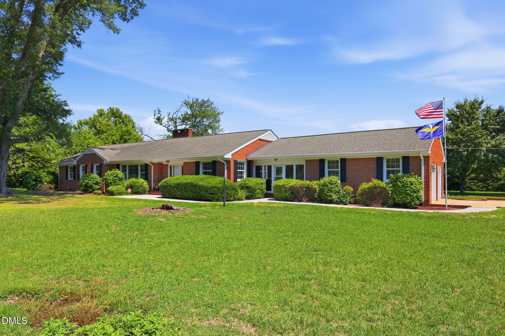 880 Wire Road Property Photo 3