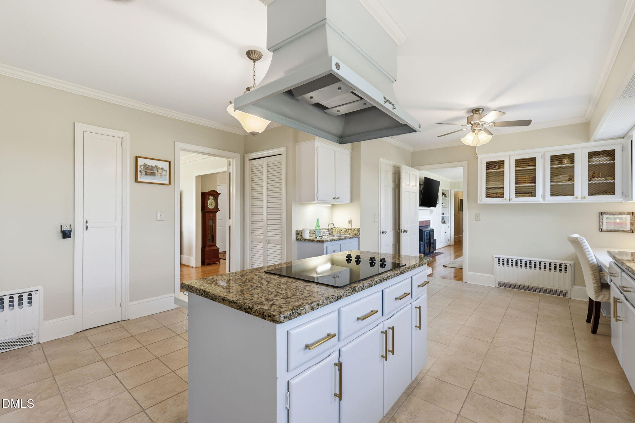 880 Wire Road Property Photo 17