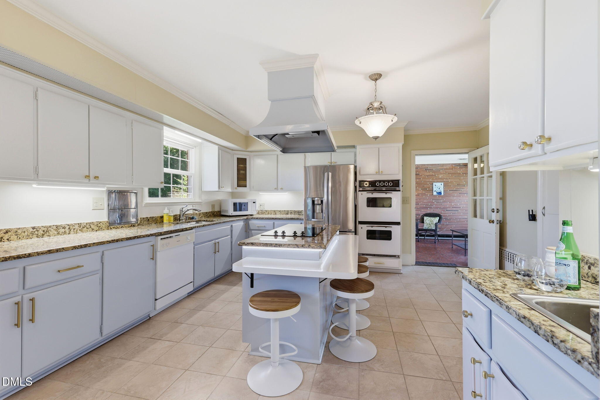880 Wire Road Property Photo 19
