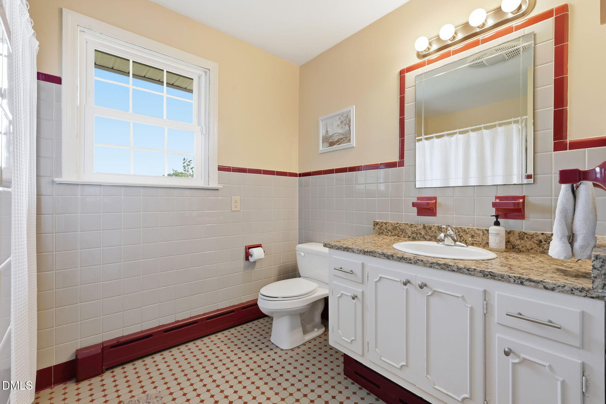 880 Wire Road Property Photo 27