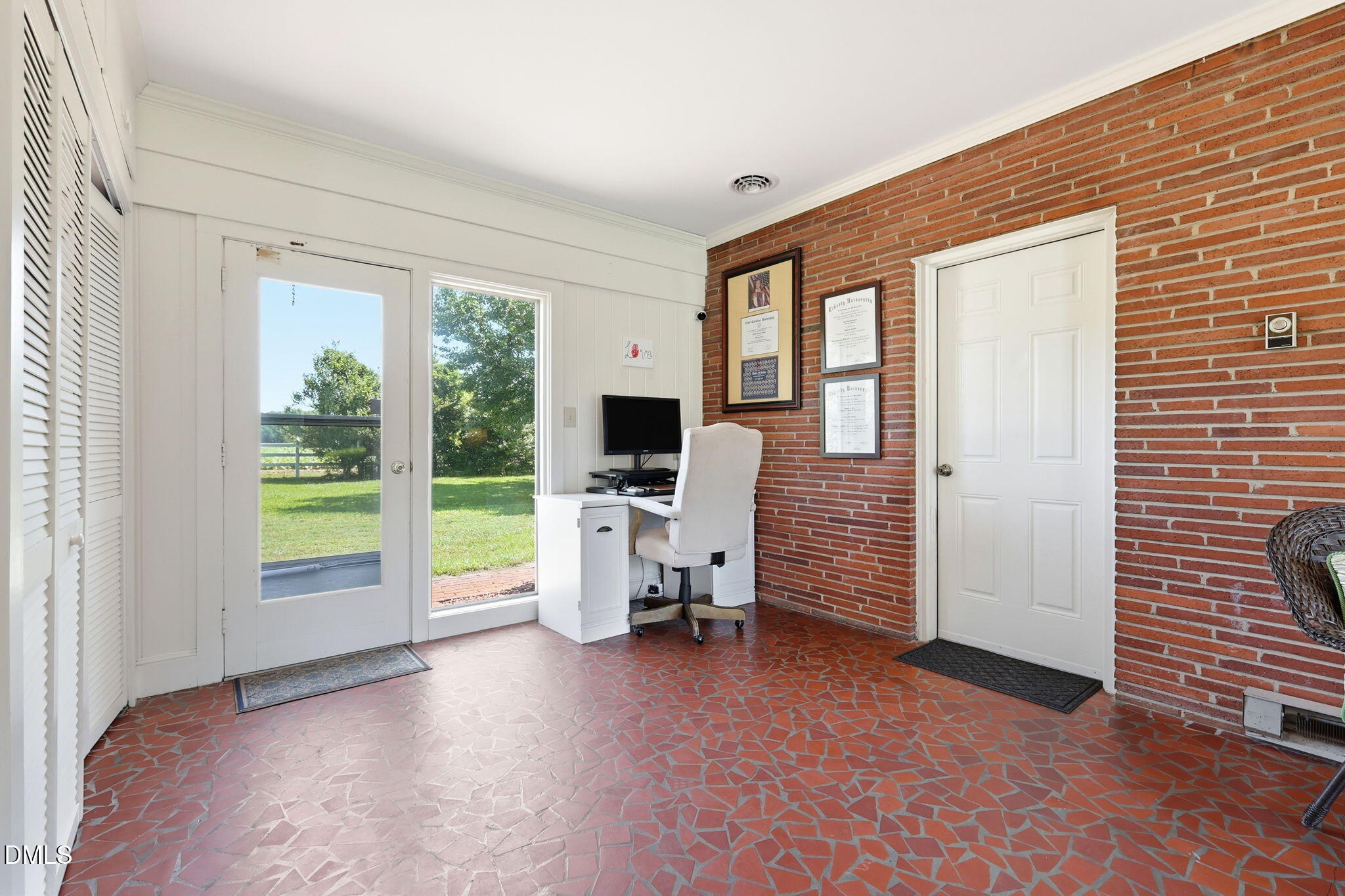 880 Wire Road Property Photo 38