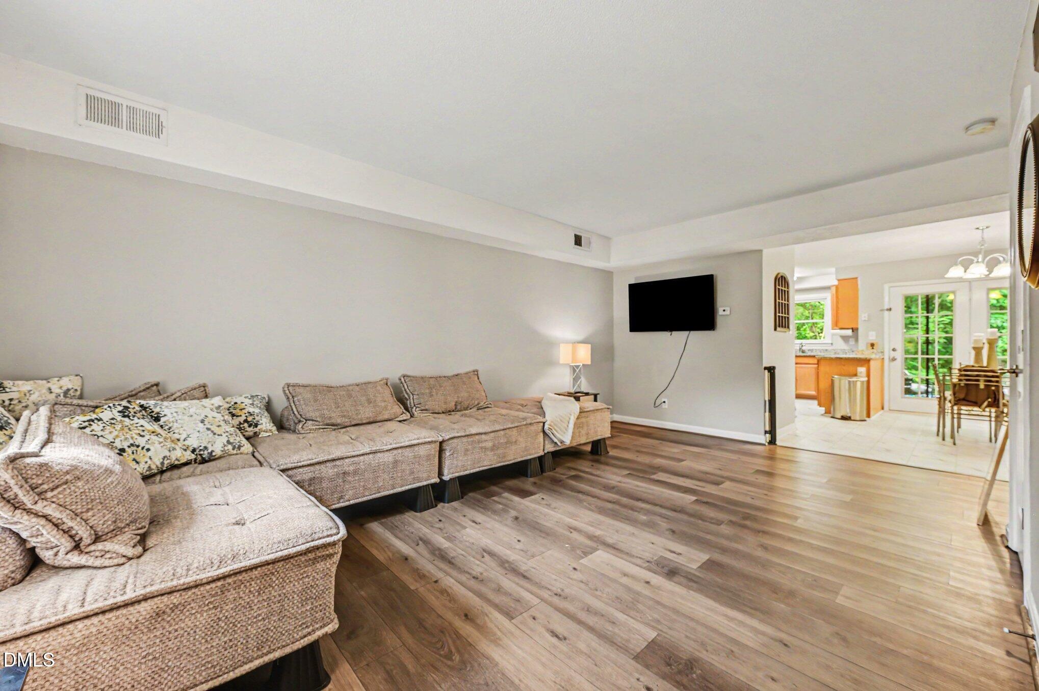 4704 Blue Bird Court #d Property Photo 7