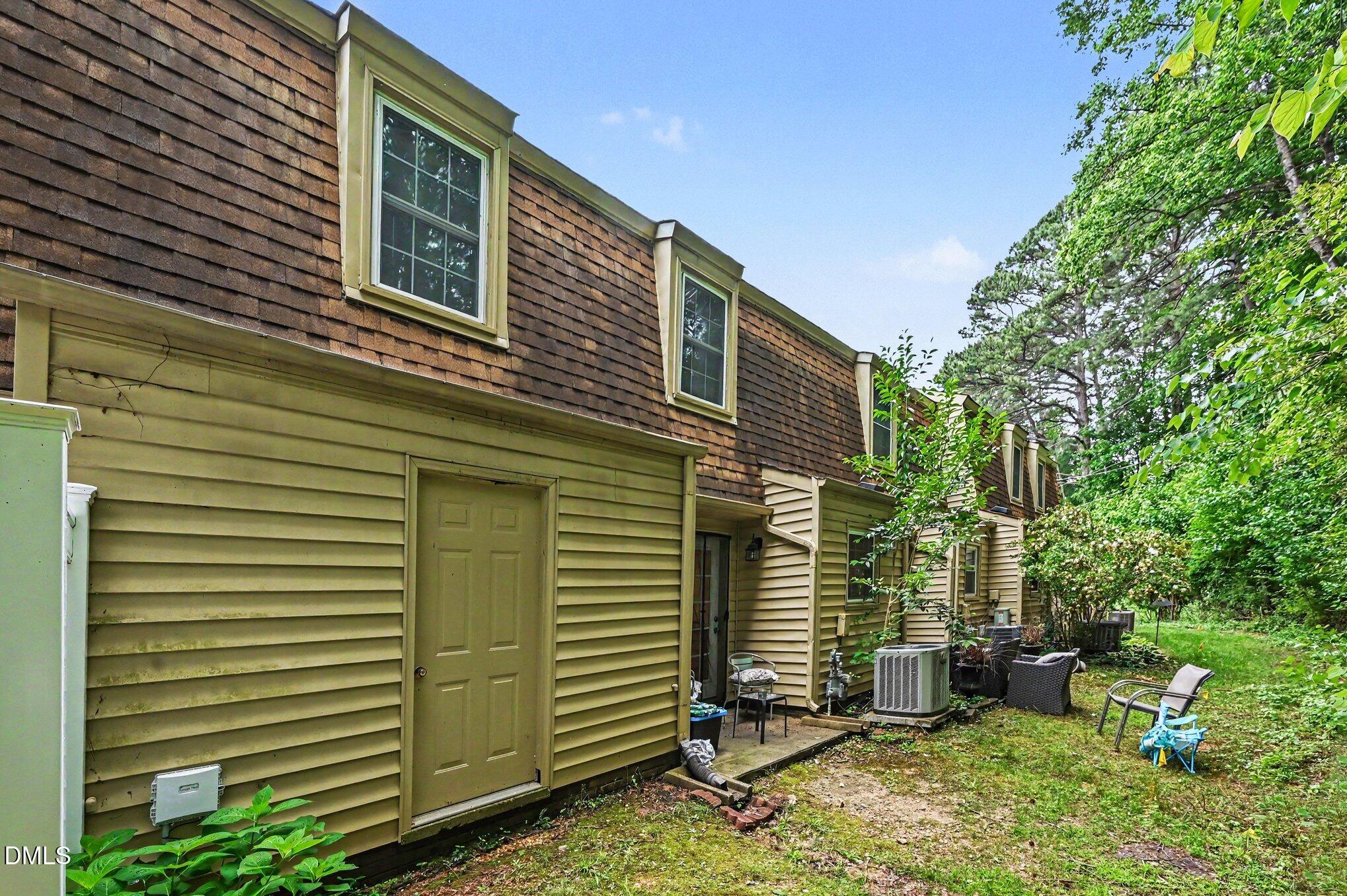 4704 Blue Bird Court #d Property Photo 23