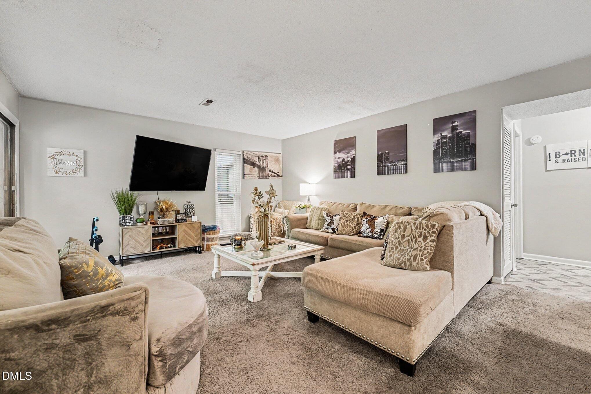 631 Pine Ridge Place Property Photo 4