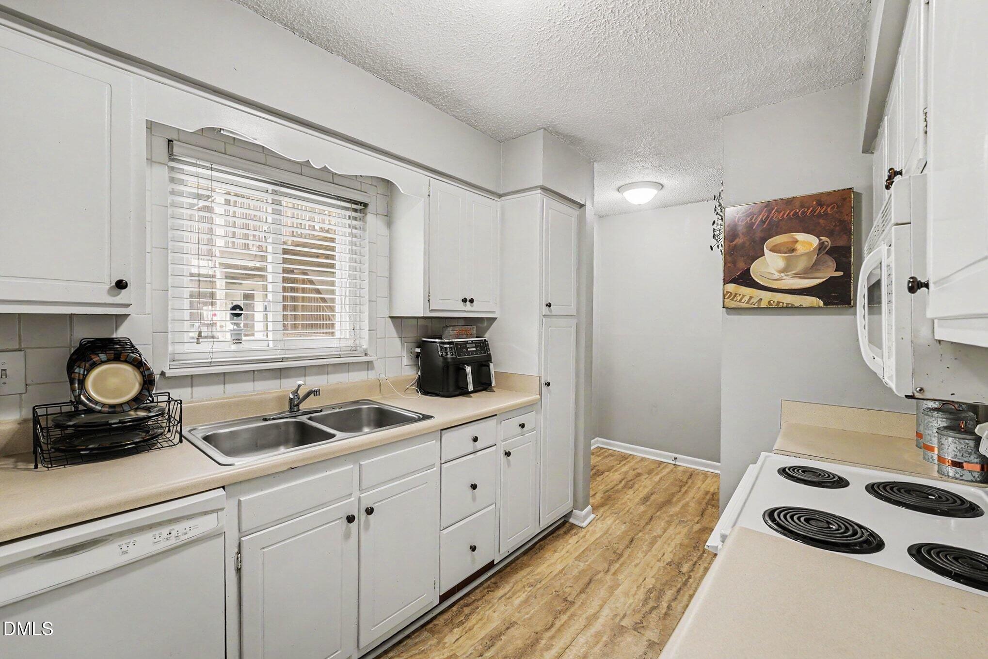 631 Pine Ridge Place Property Photo 10