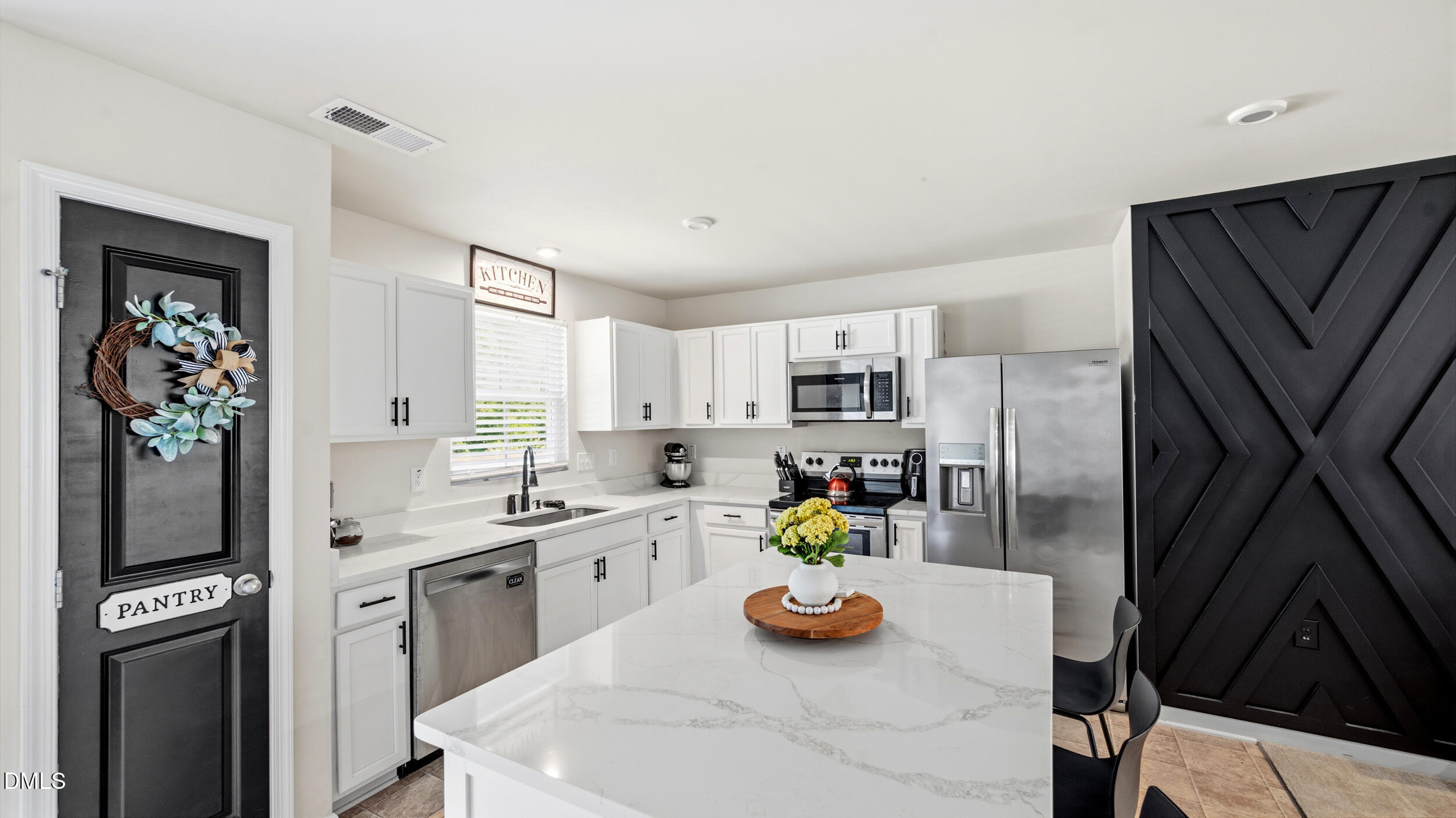 320 Golden Plum Lane Property Photo 14