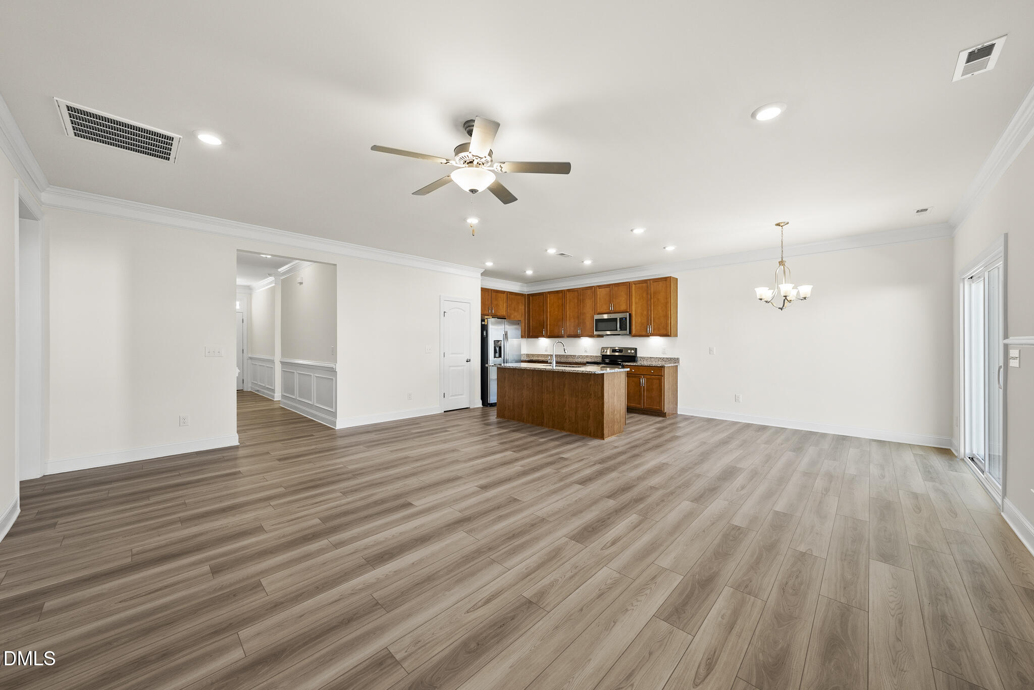 545 Glenwyck Court Property Photo 4