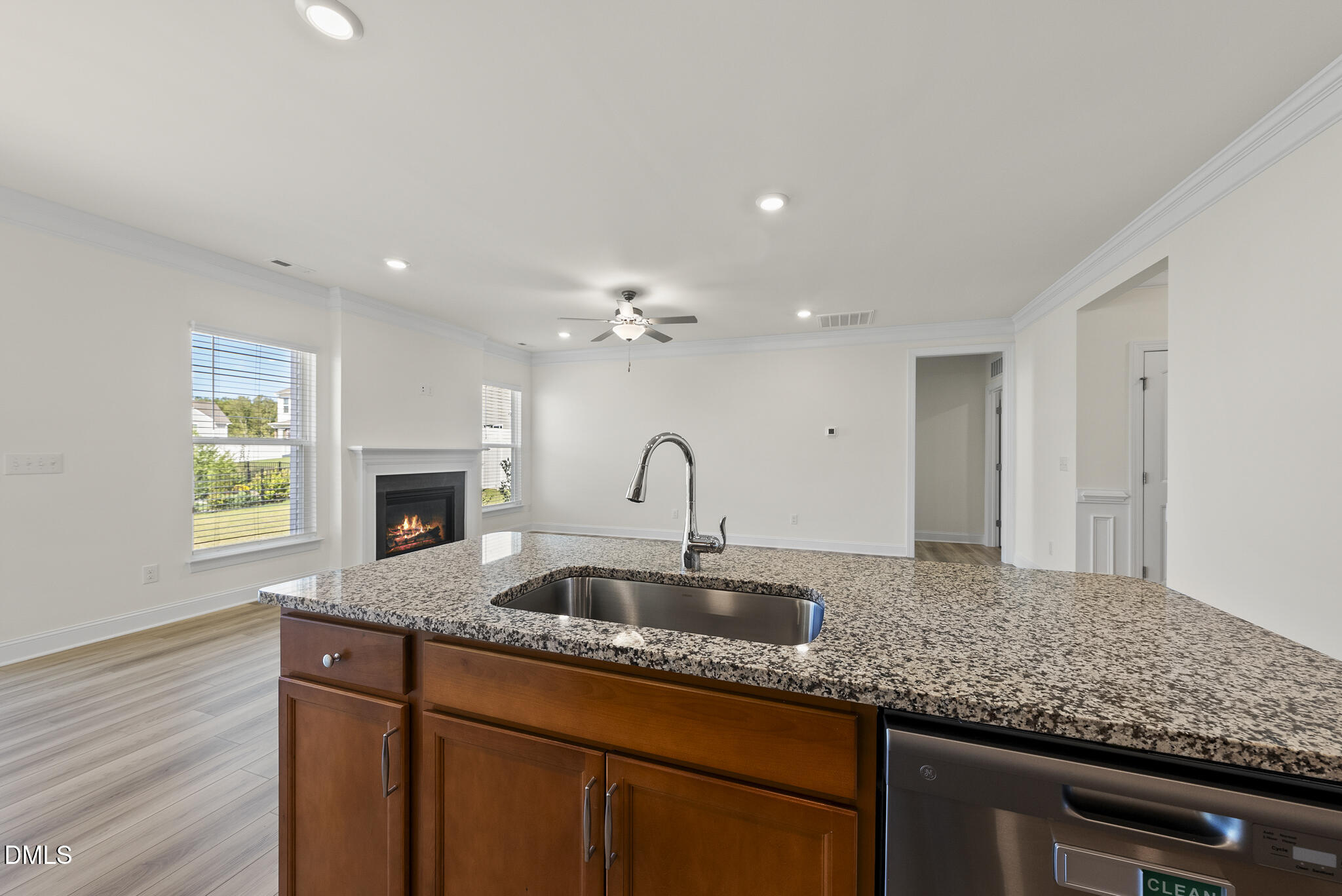 545 Glenwyck Court Property Photo 7