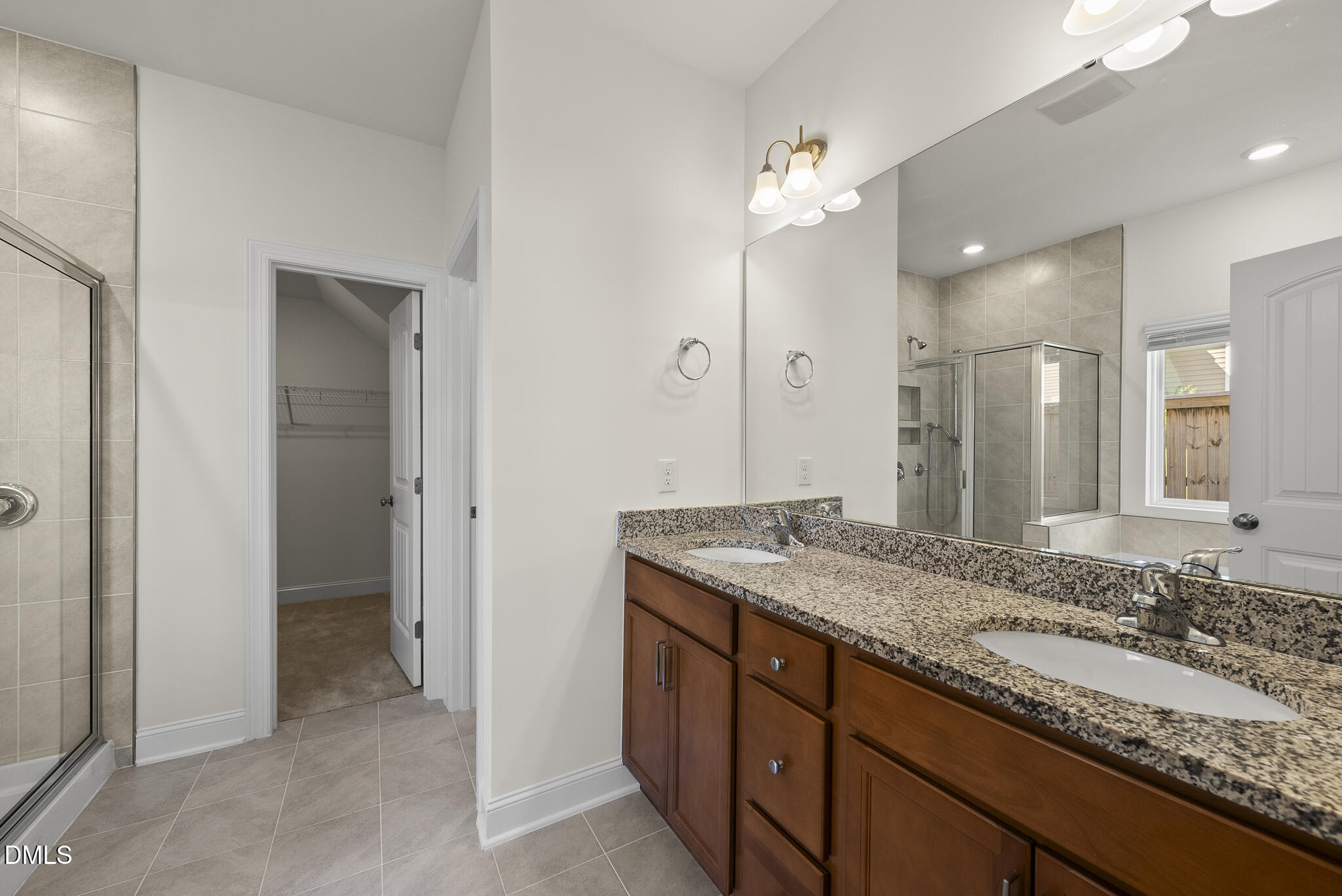 545 Glenwyck Court Property Photo 17