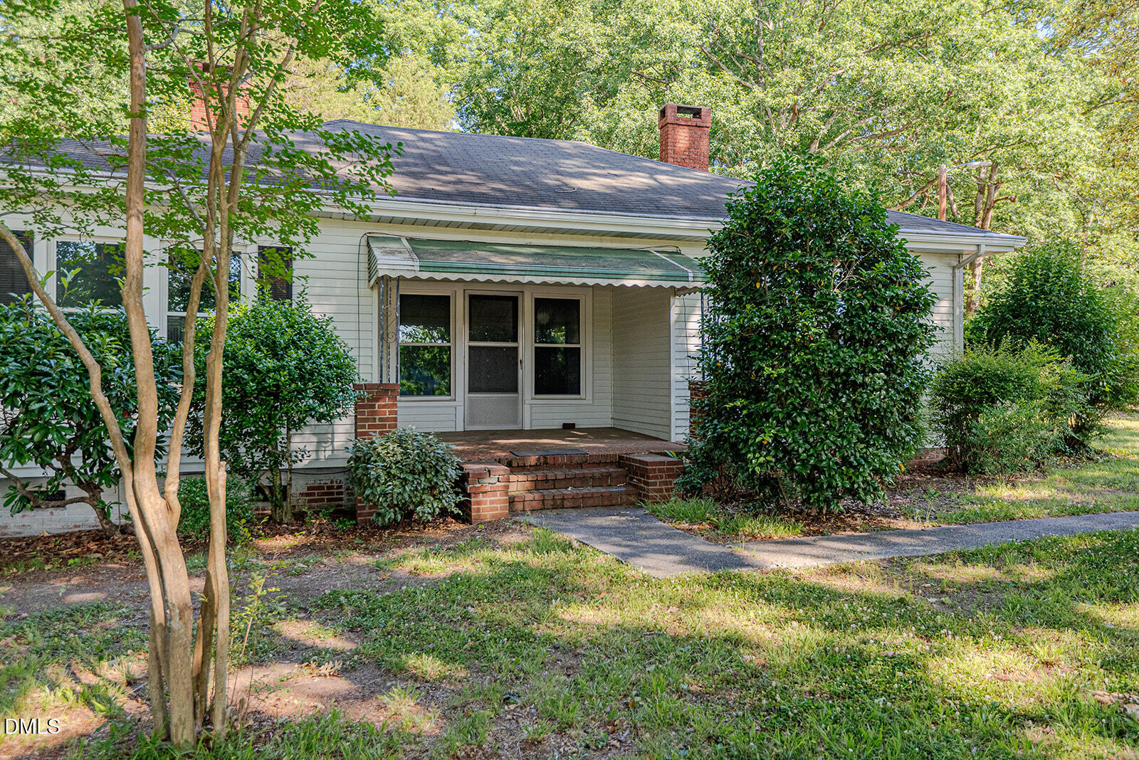6119 N Roxboro Road Property Photo 1