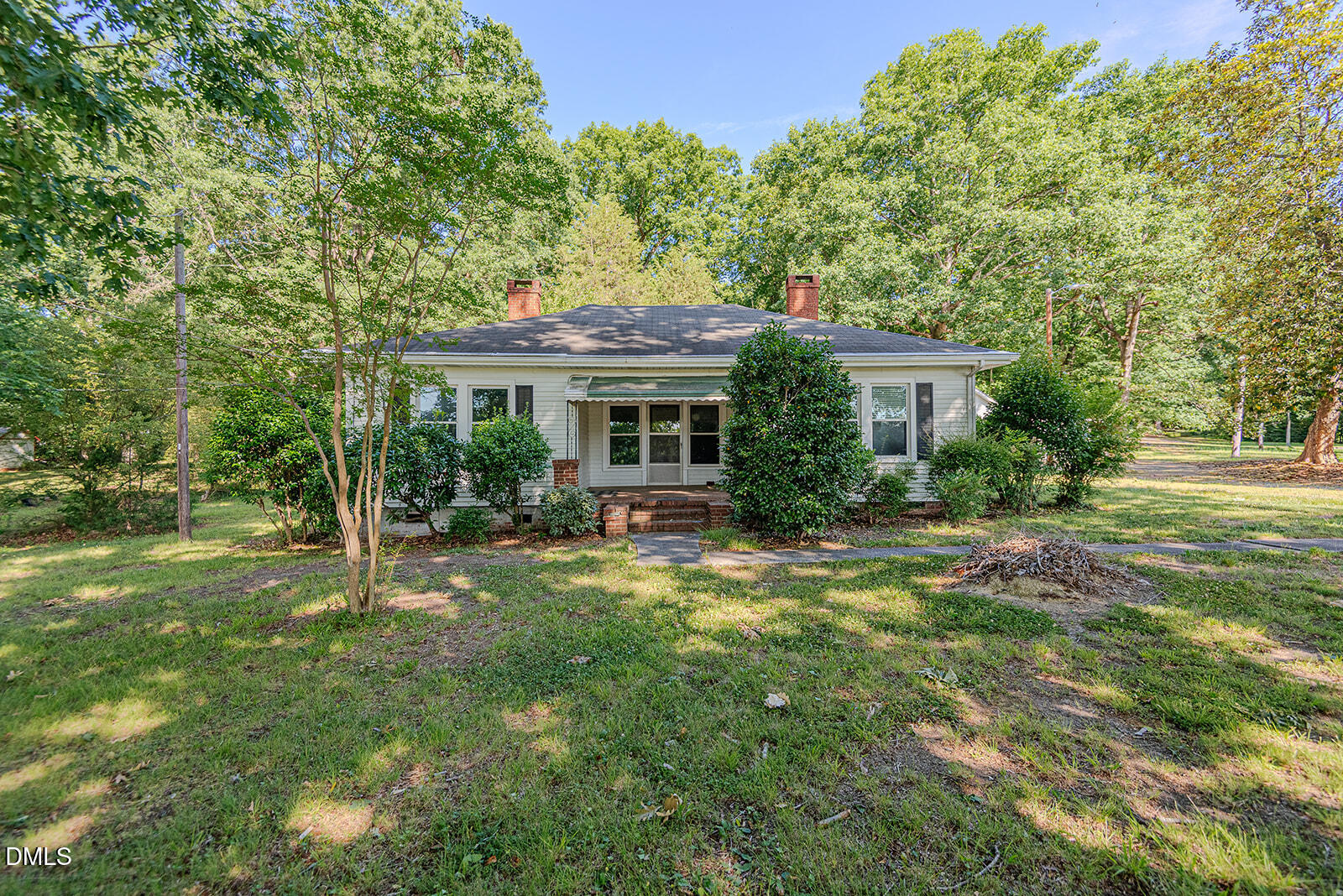 6119 N Roxboro Road Property Photo 2