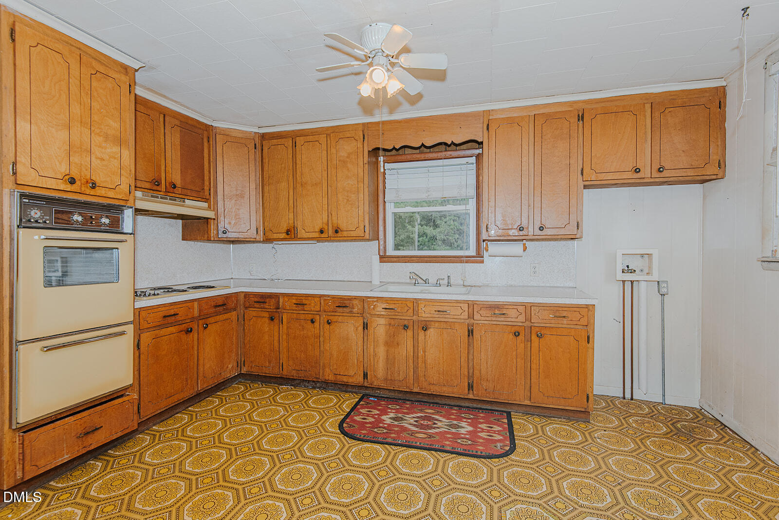 6119 N Roxboro Road Property Photo 3