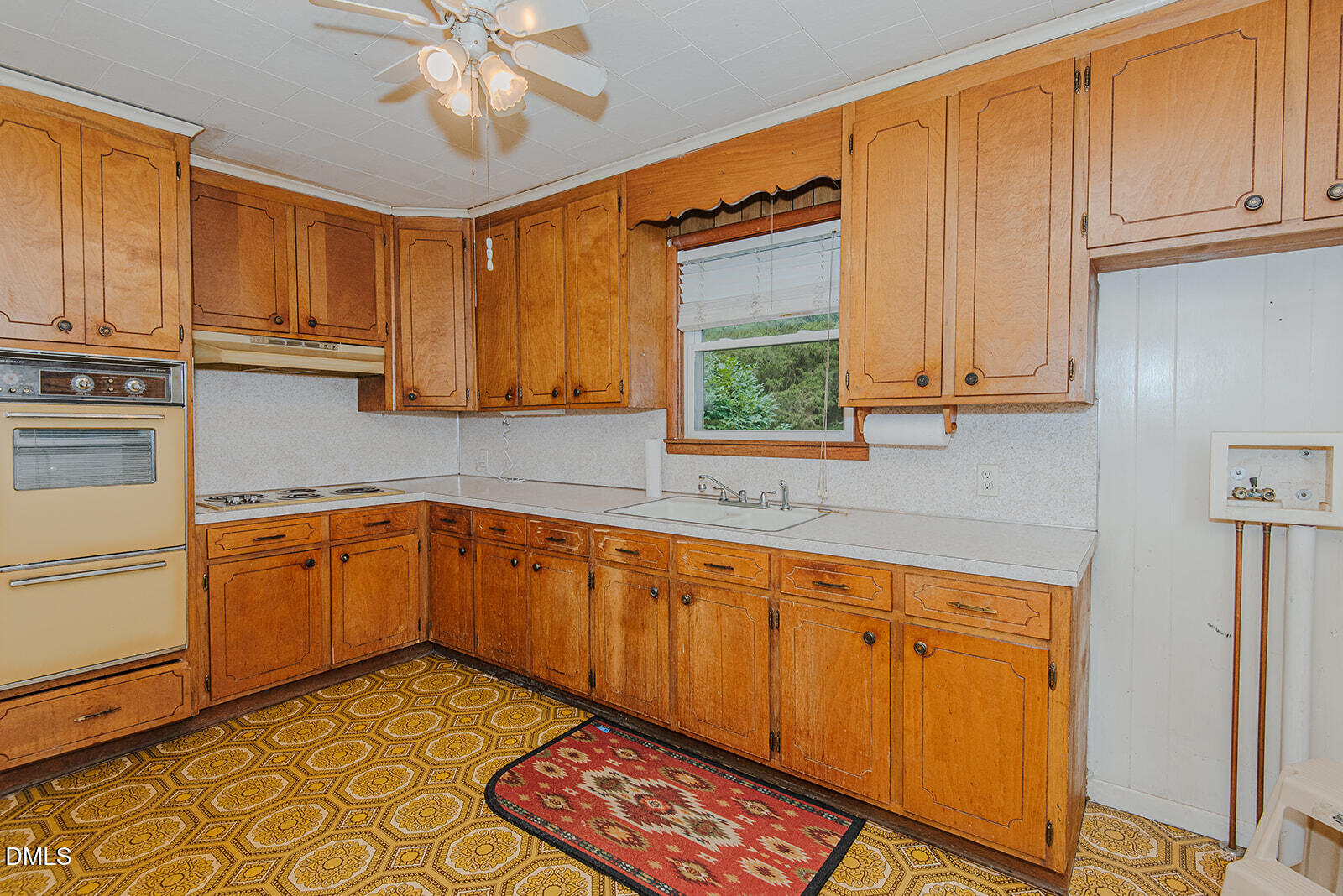 6119 N Roxboro Road Property Photo 4