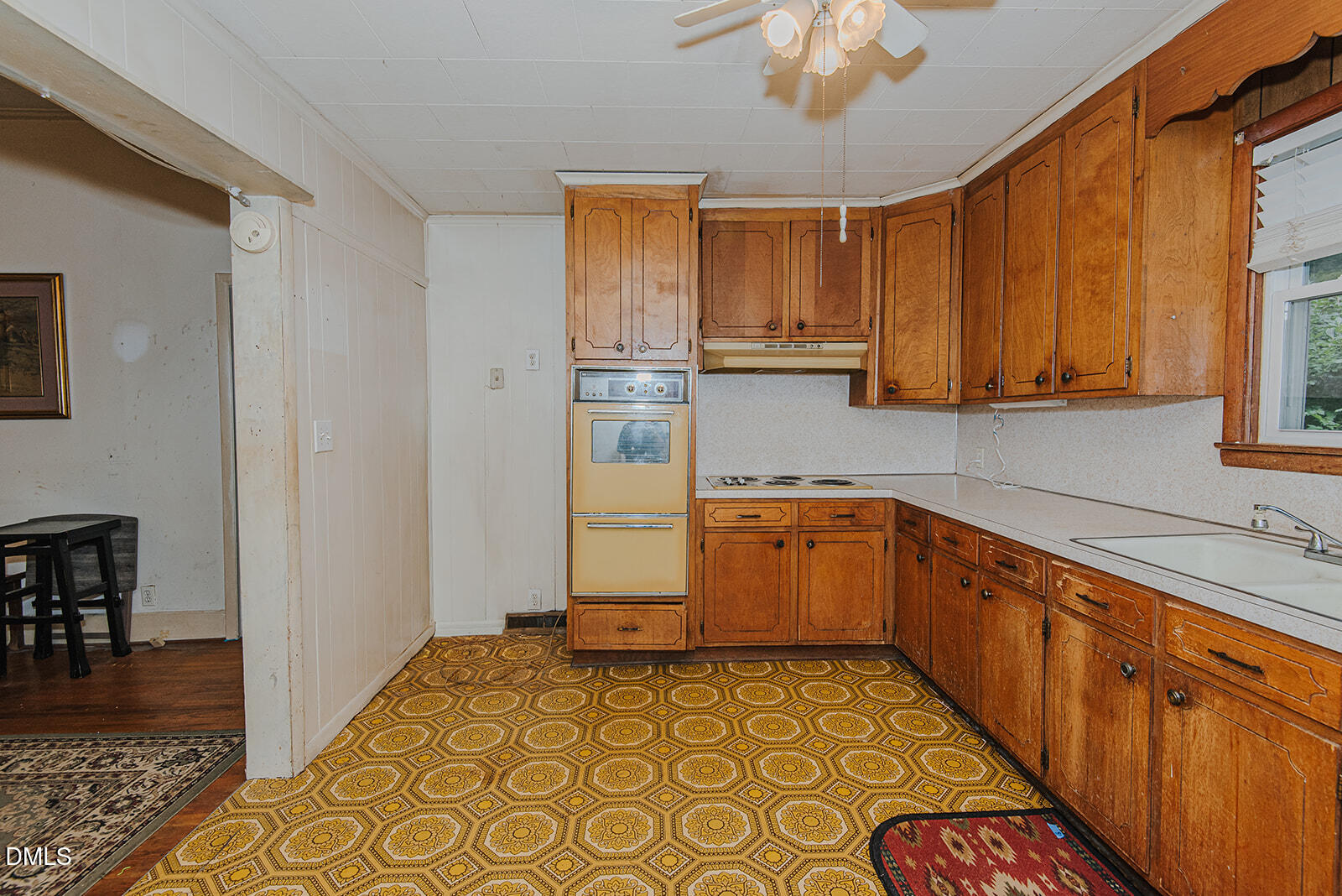 6119 N Roxboro Road Property Photo 6