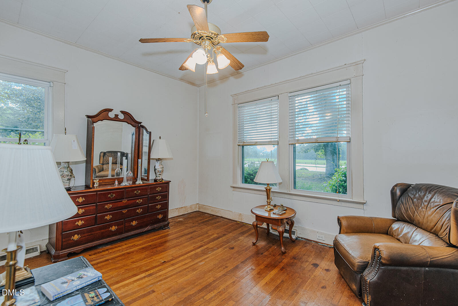 6119 N Roxboro Road Property Photo 10
